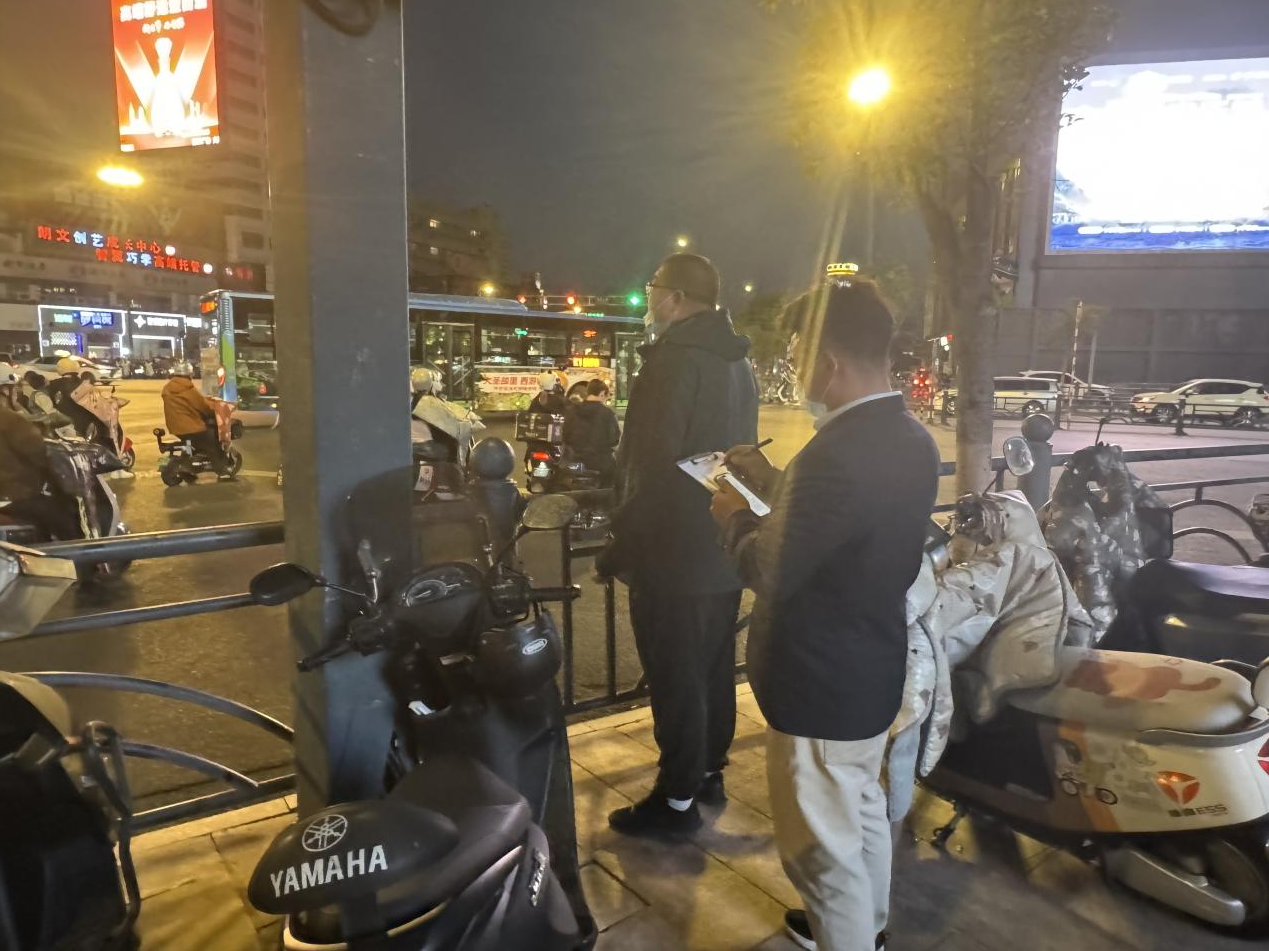 筑牢安全防線，落實右轉(zhuǎn)必停管控措施