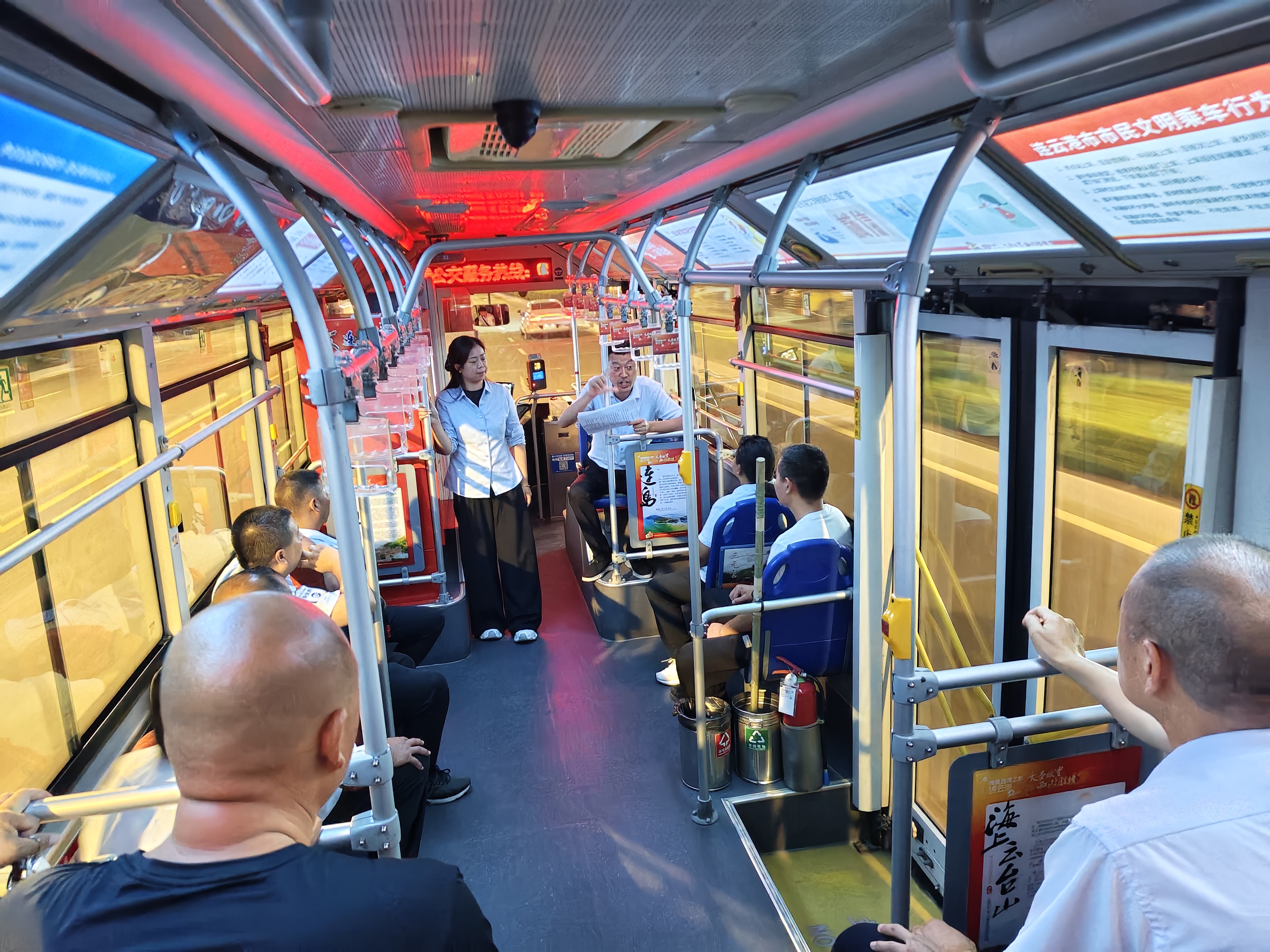 公交暖陽(yáng) 服務(wù)馨語(yǔ)堂