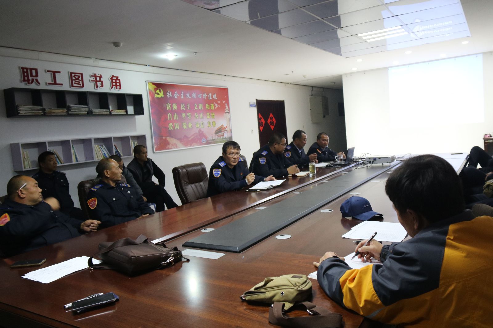 公交集團(tuán)海州公司開展“愛車節(jié)電工作法”培訓(xùn)活動(dòng)