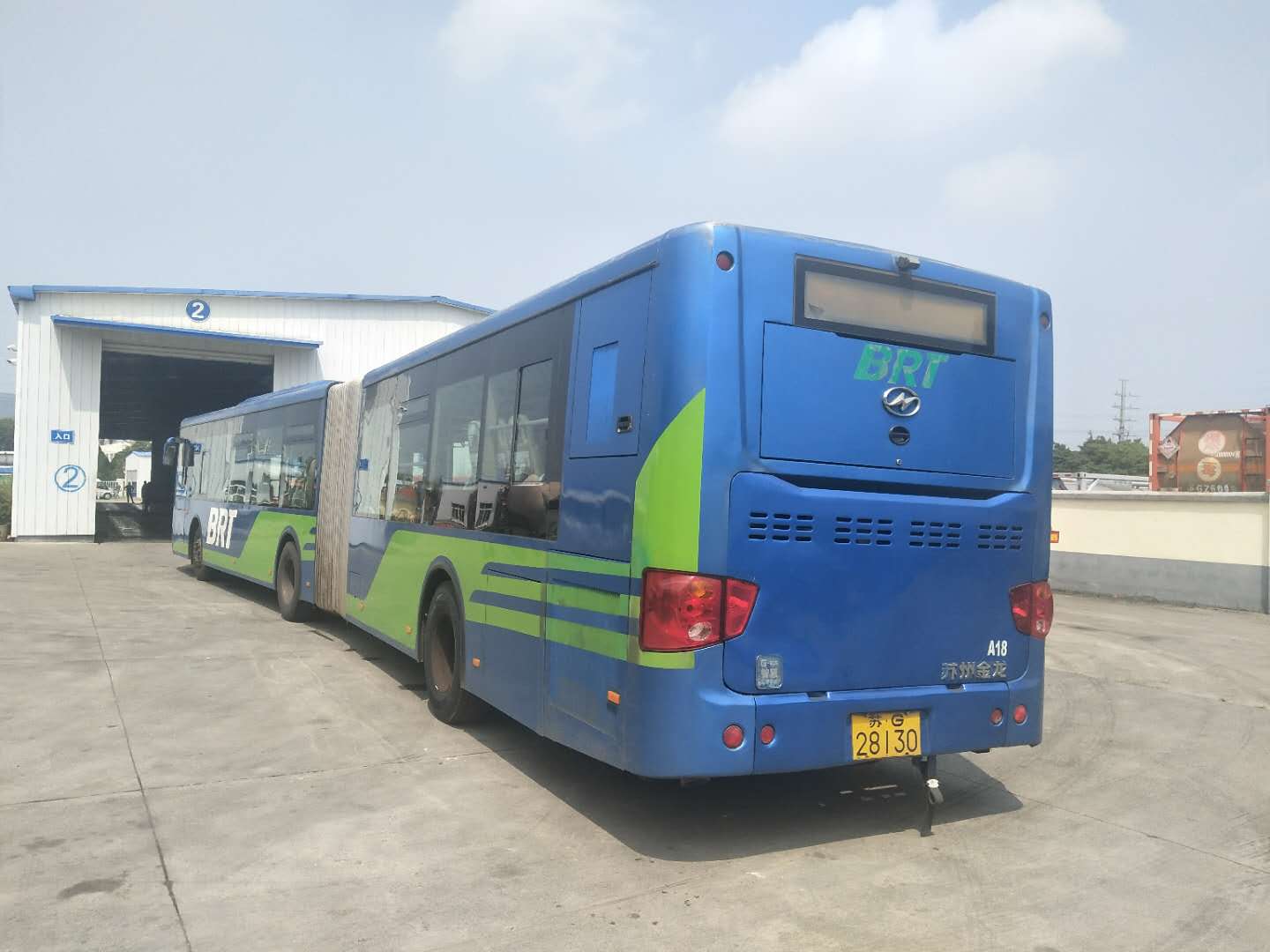 快速公交事業(yè)部組織車輛年審、二維