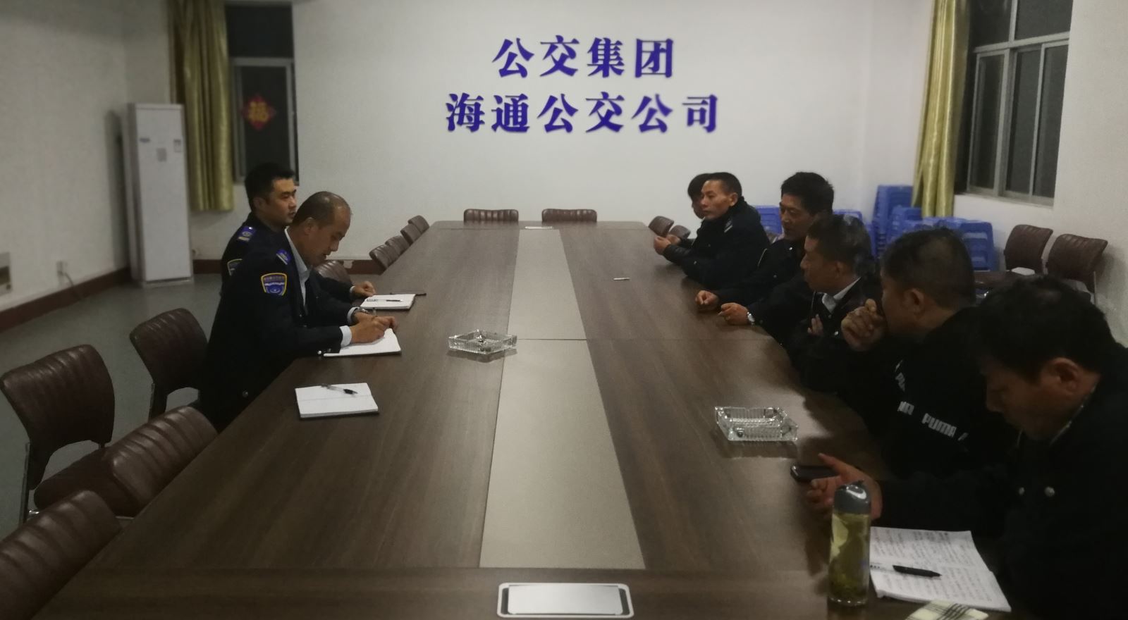 公交集團(tuán)海通公交公司召開一線職工安全、服務(wù)座談會