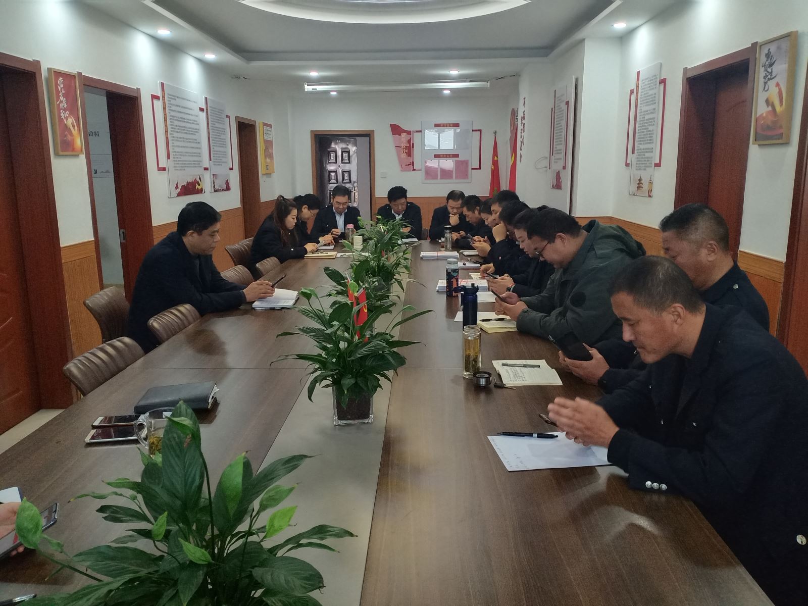 公交集團(tuán)公交事業(yè)一部“學(xué)習(xí)強(qiáng)國”熱潮涌 比學(xué)趕超氛圍足