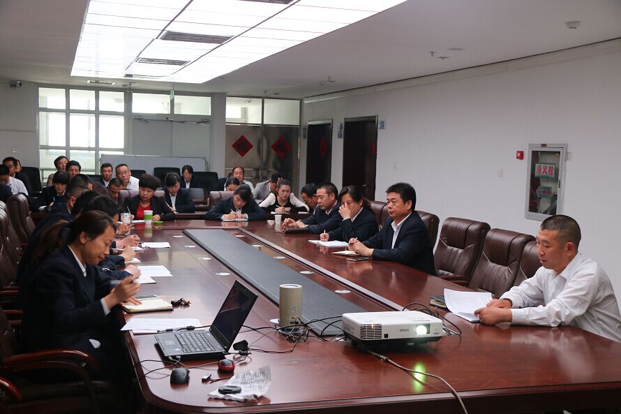 公交快速公司召開(kāi)“兩學(xué)一做”學(xué)習(xí)教育動(dòng)員會(huì)