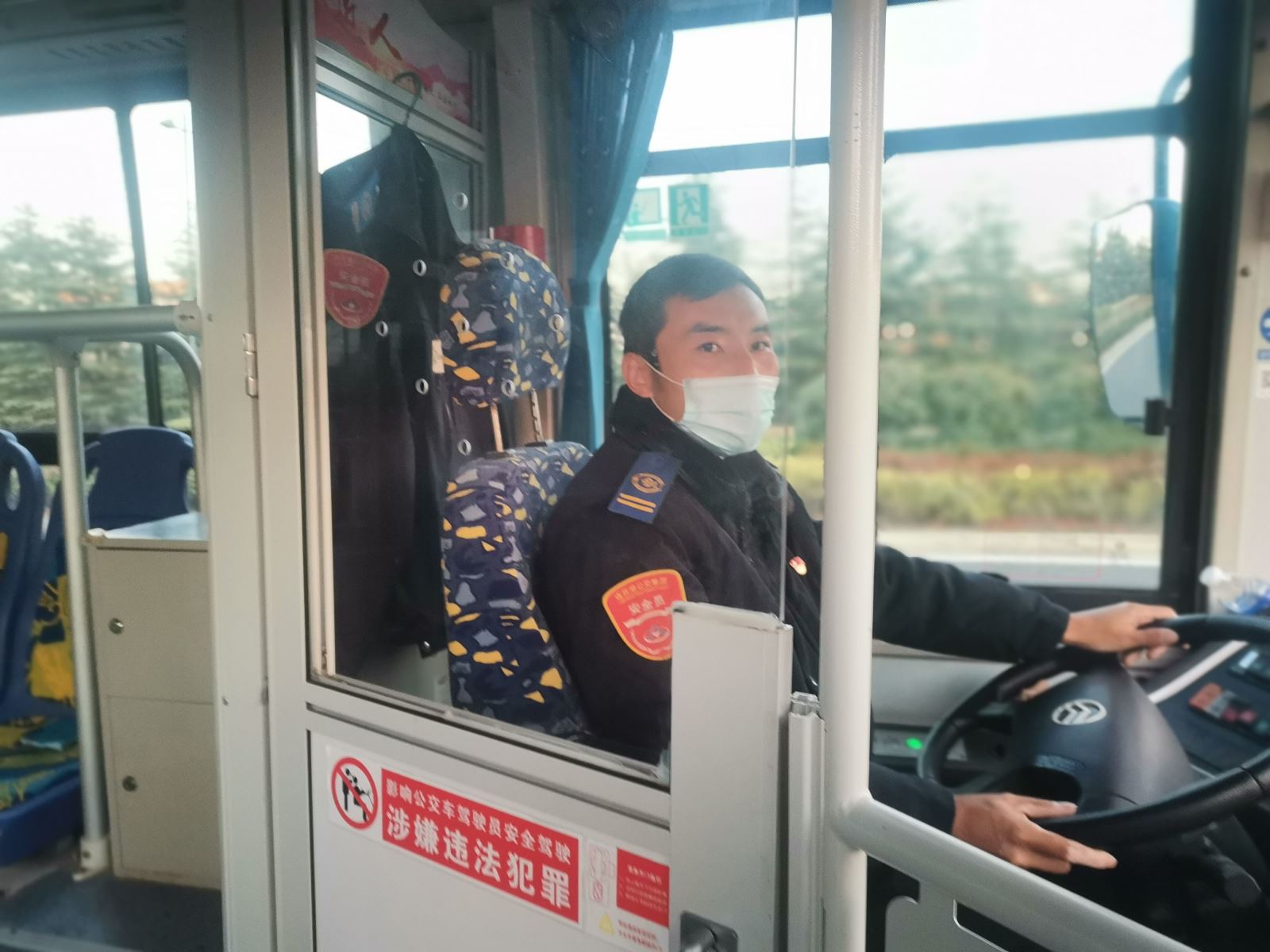 公交集團(tuán)公交事業(yè)一部7路駕駛員王新園 拾金不昧暖人心