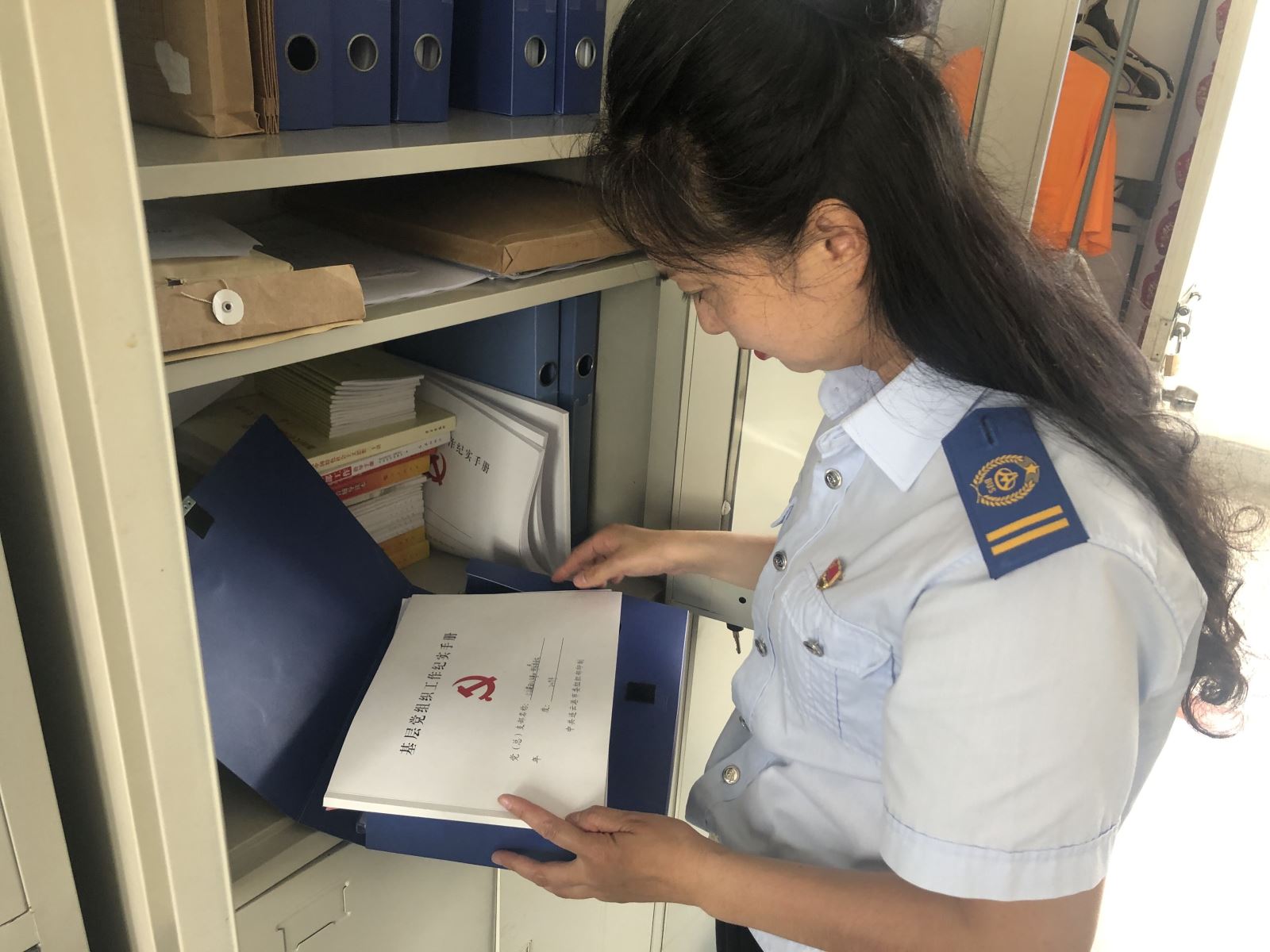 公交集團(tuán)公交事業(yè)一部開展黨建臺(tái)賬自查