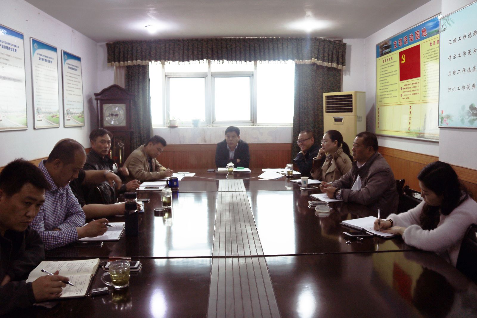 公交新浦公司召開“五一節(jié)”運(yùn)輸保障會議