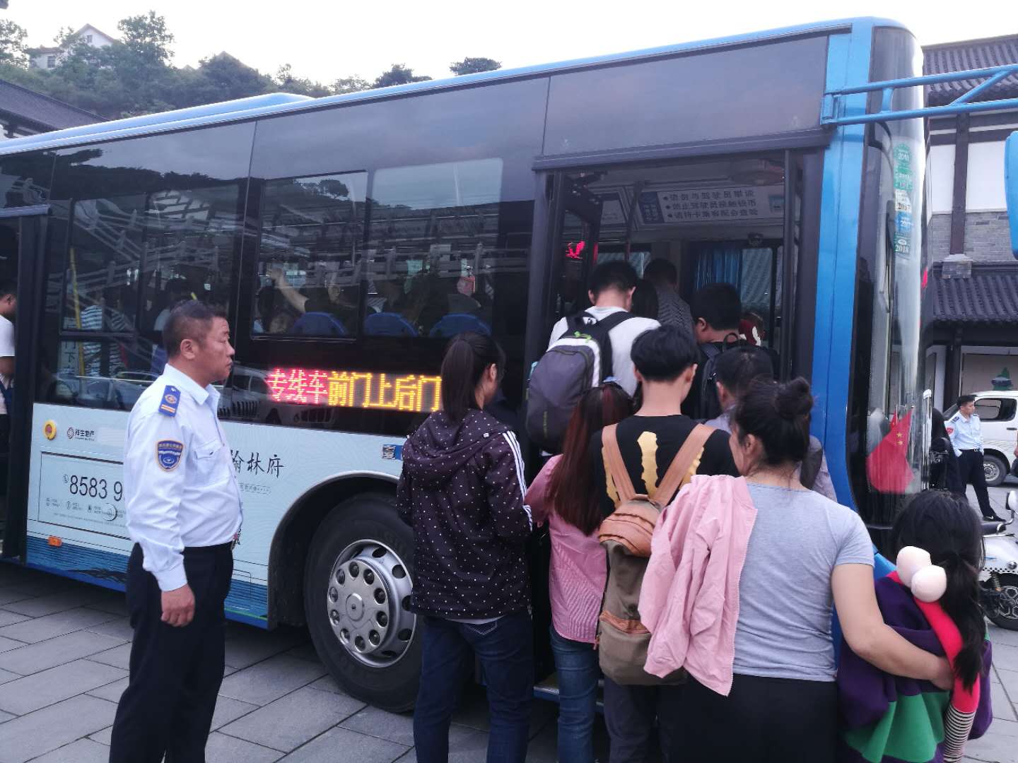 公交海州公司全力做好“國慶”、“中秋”應(yīng)急保障工作