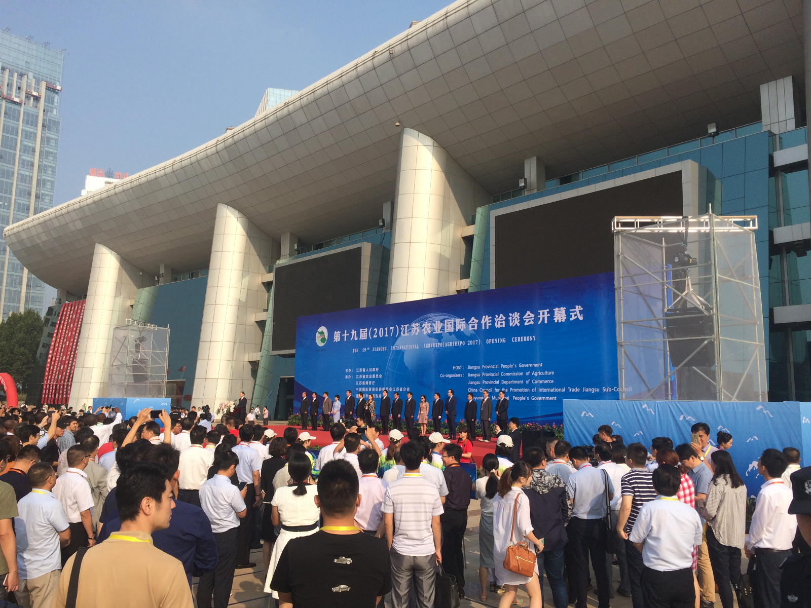 連云港市公交集團開展公交服務 “農(nóng)洽會”活動