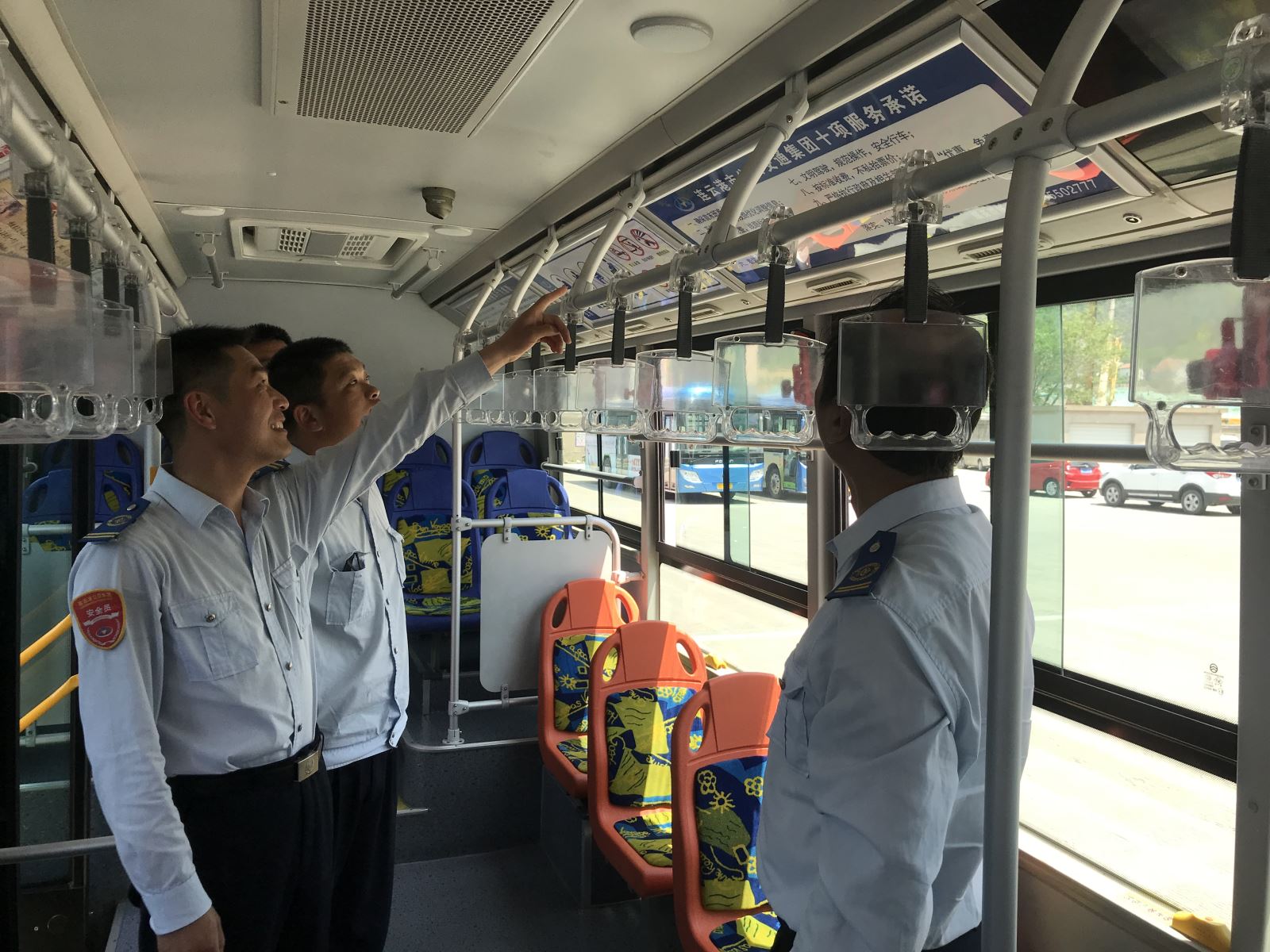 堅守初心 建設(shè)港城文明公交新時代