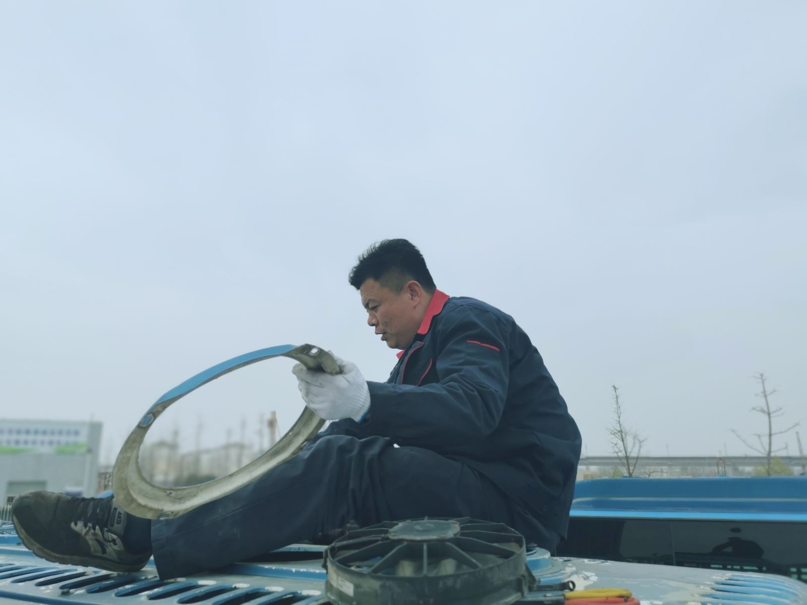 快速公交事業(yè)部開(kāi)展車(chē)輛空調(diào)系統(tǒng)專項(xiàng)排查工作