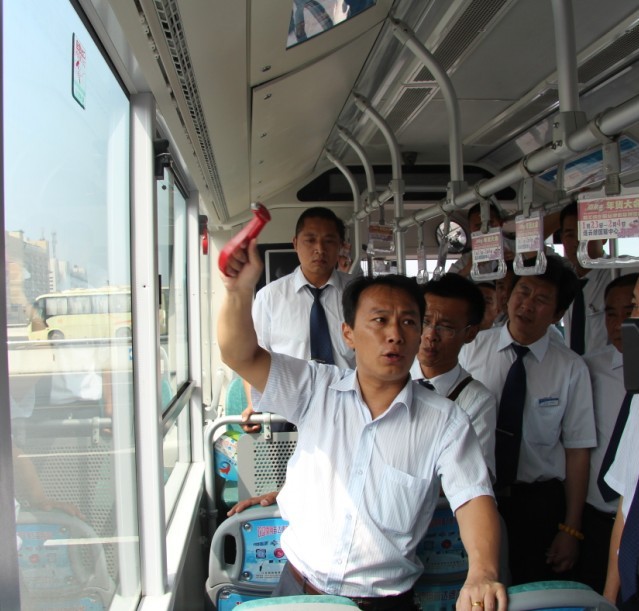 海通公交BRT公司大力開(kāi)展夏季安全行車教育