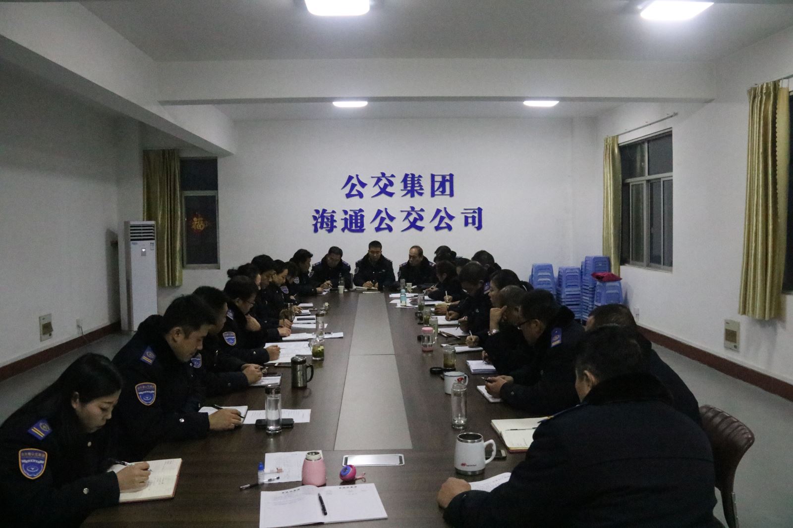 公交集團公交事業(yè)一部全面推行“六轉(zhuǎn)”服務工作法  助推扁平化改革促成效