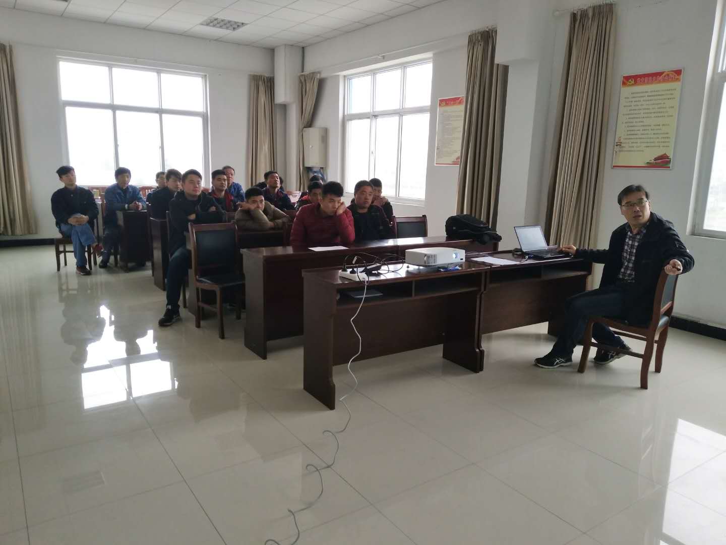 公交集團(tuán)維修公司、大浦保養(yǎng)廠舉辦技能知識培訓(xùn)活動(dòng)