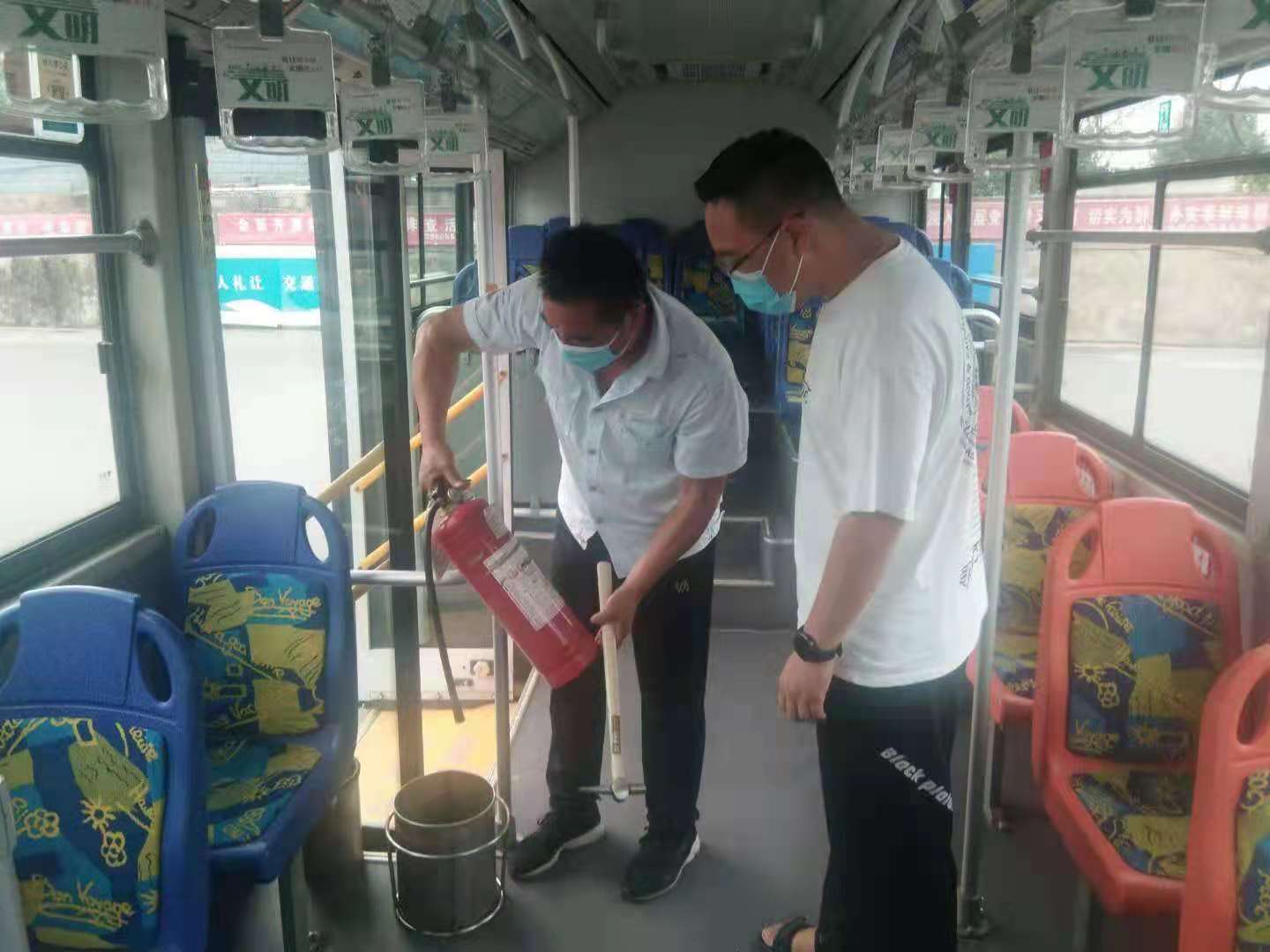 公交集團(tuán)公交事業(yè)一部防疫、安全兩手抓夯實(shí)新入職駕駛員崗前綜合培訓(xùn)