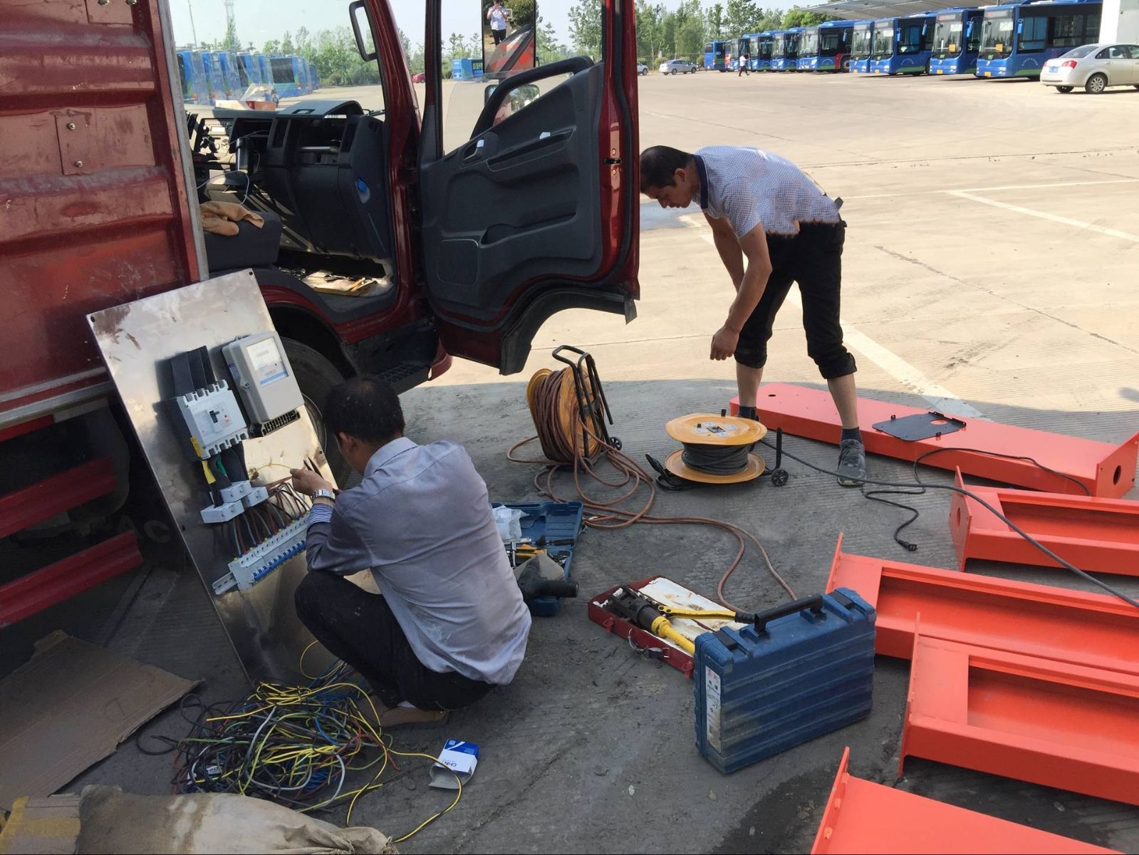 江蘇明茂新能源公司開(kāi)展交流充電樁建設(shè)工作