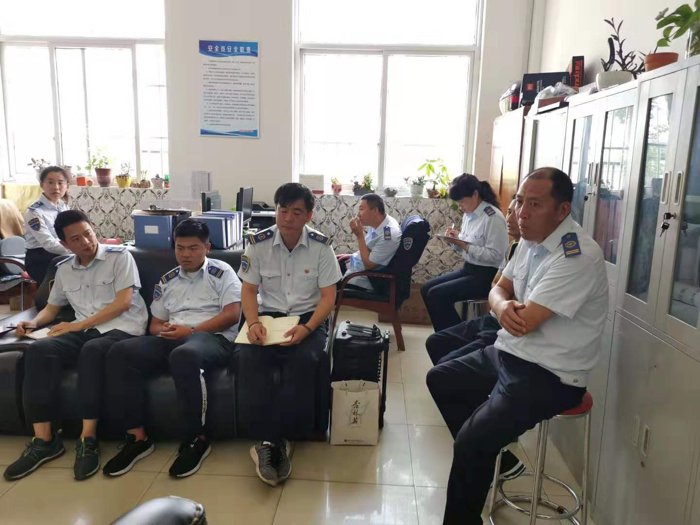 公交集團(tuán)快速公交事業(yè)部召開機(jī)務(wù)工作會(huì)議