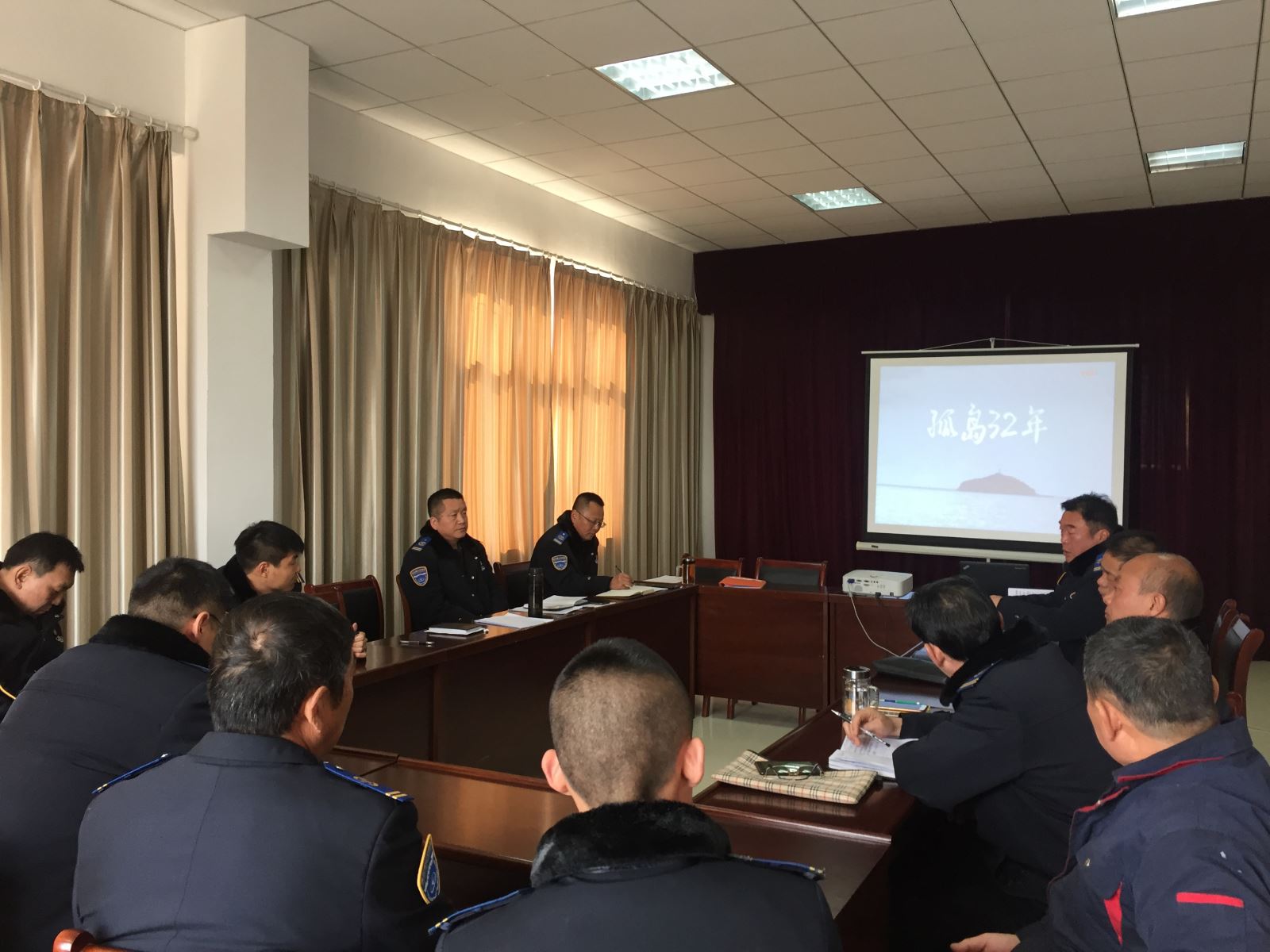 公交集團(tuán)機(jī)務(wù)技術(shù)事業(yè)部召開2018年組織生活會(huì)和民主評(píng)議黨員工作