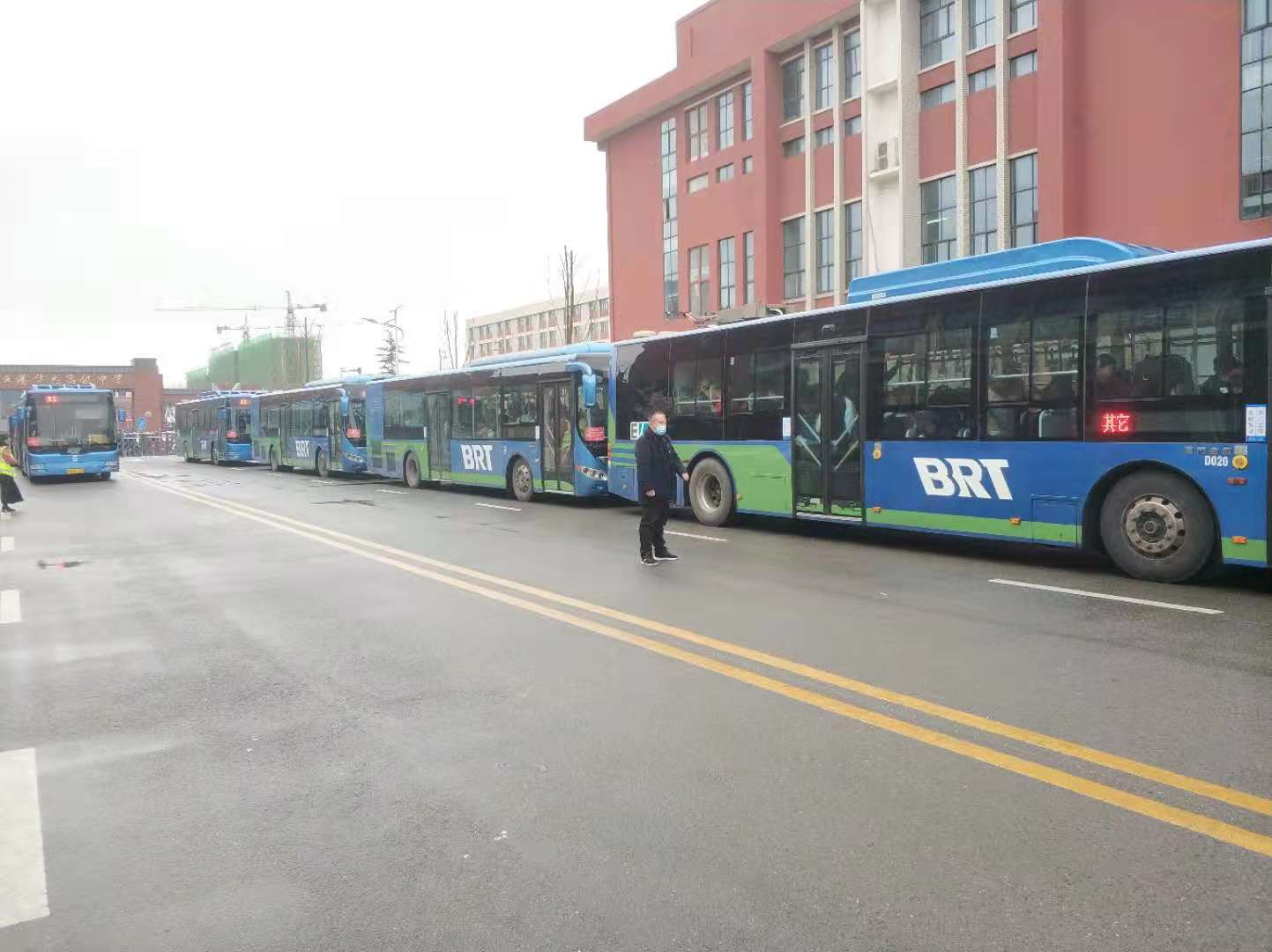 快速公交事業(yè)部圓滿完成連云港華杰實驗學(xué)校定制公交運輸任務(wù)