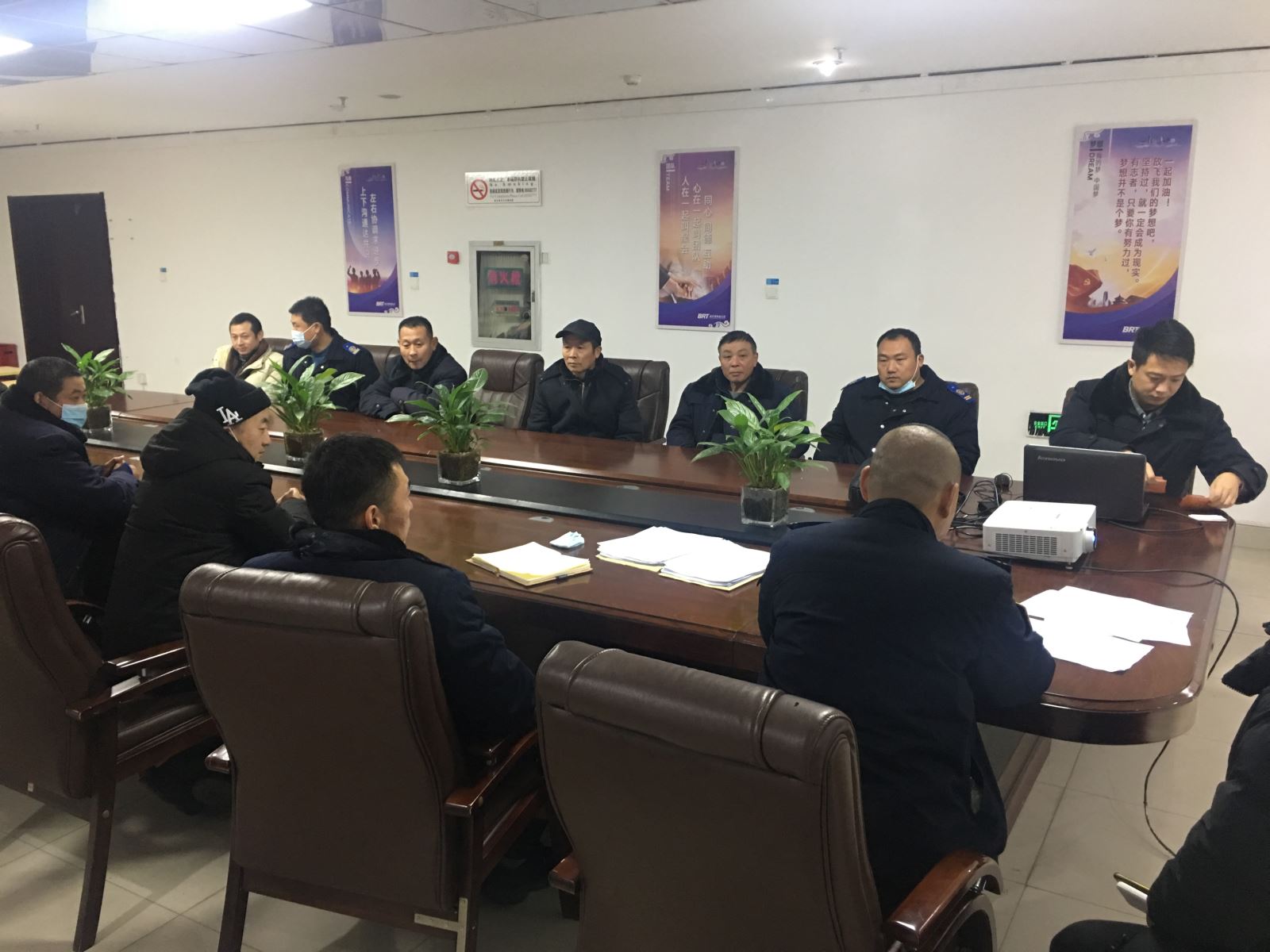 公交集團(tuán)快速公交事業(yè)部召開(kāi)駕駛員安全例會(huì)