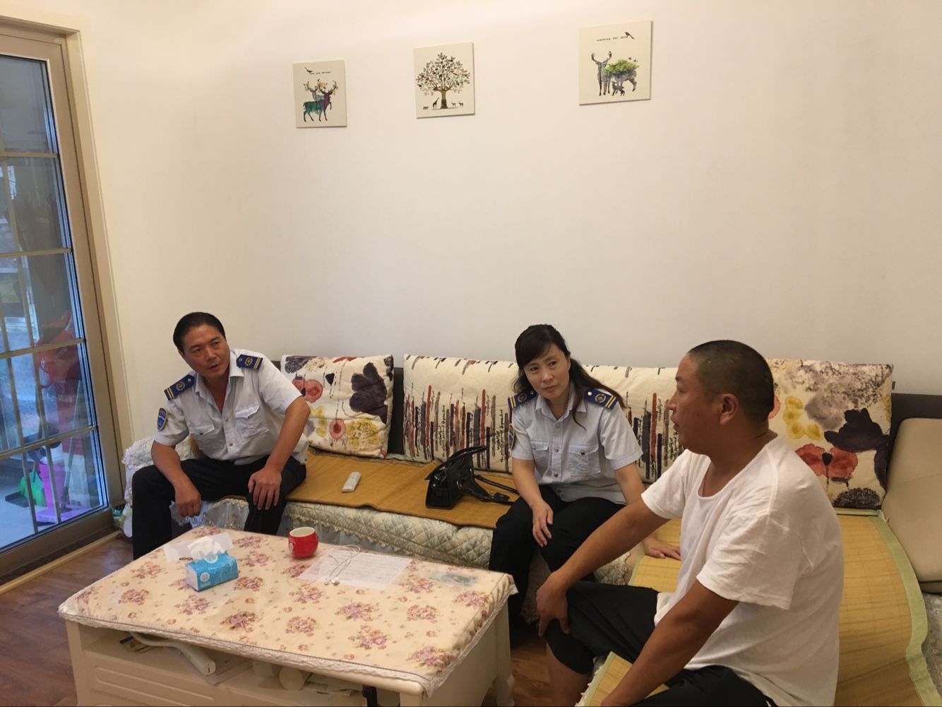 公交集團(tuán)佳連公司工會(huì)慰問(wèn)探望生病職工