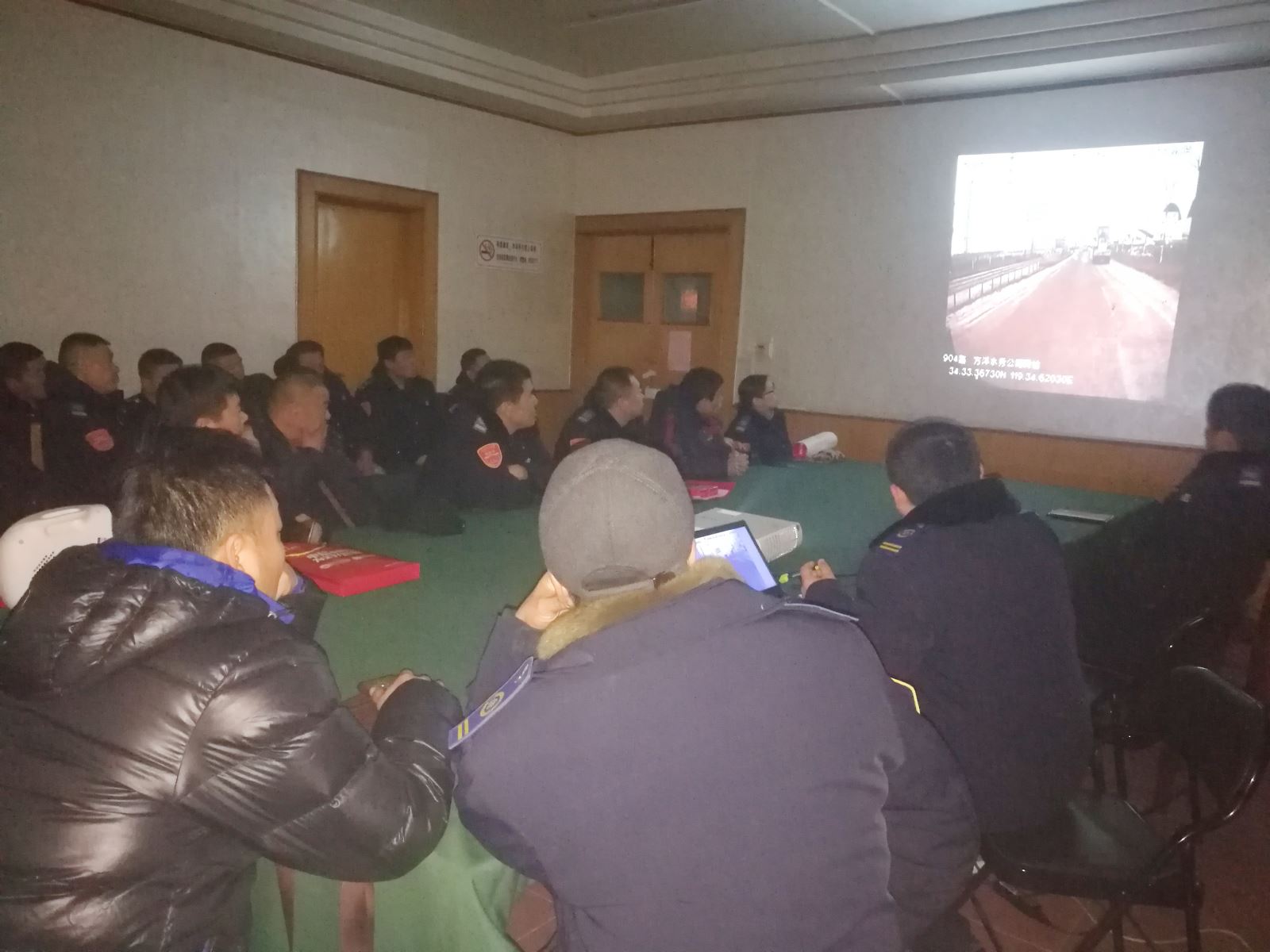 公交集團(tuán)經(jīng)營(yíng)發(fā)展事業(yè)部召開(kāi)駕駛員安全例會(huì)