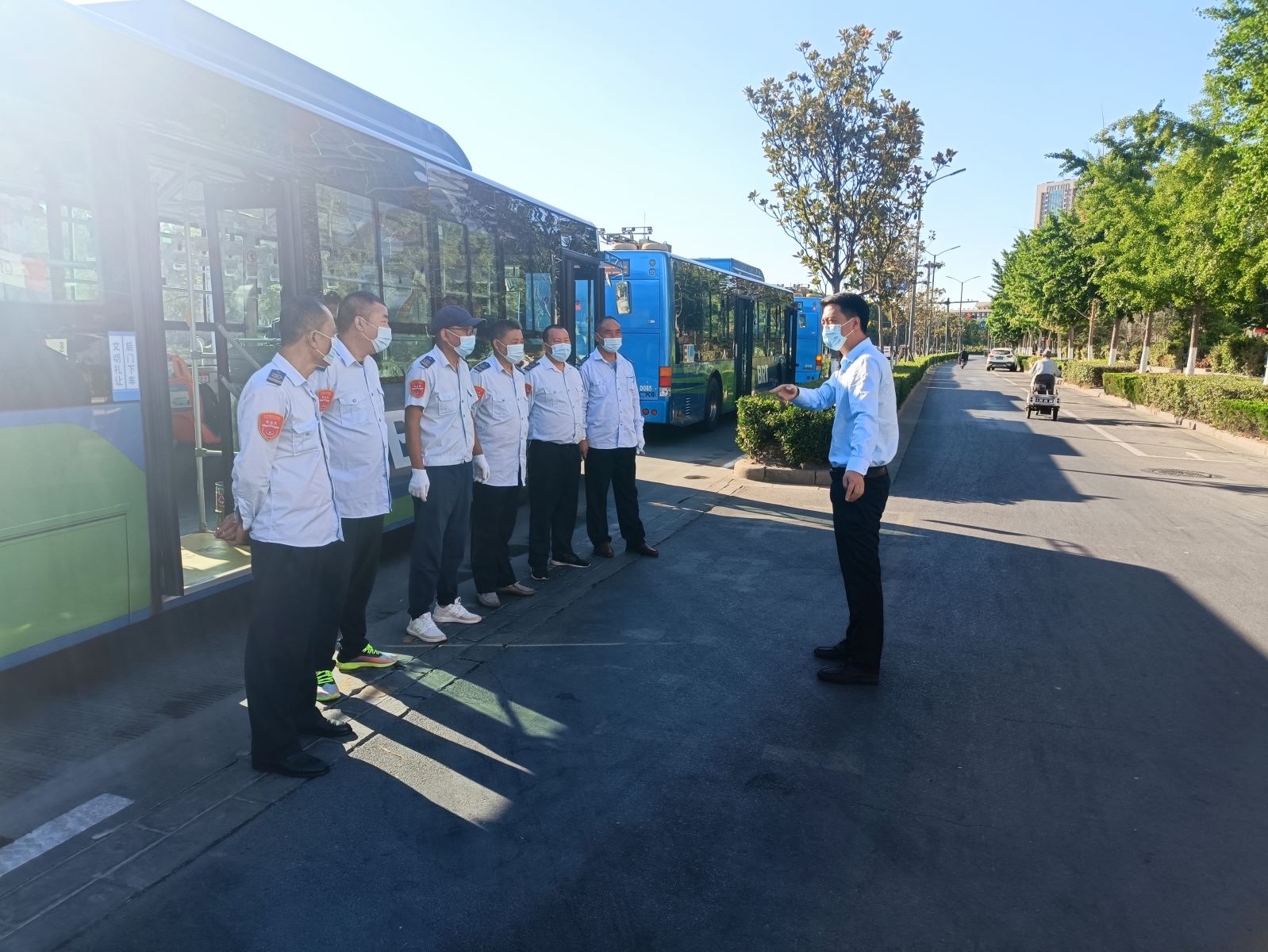 公交集團(tuán)快速公交事業(yè)部圓滿完成高考定制班車任務(wù)