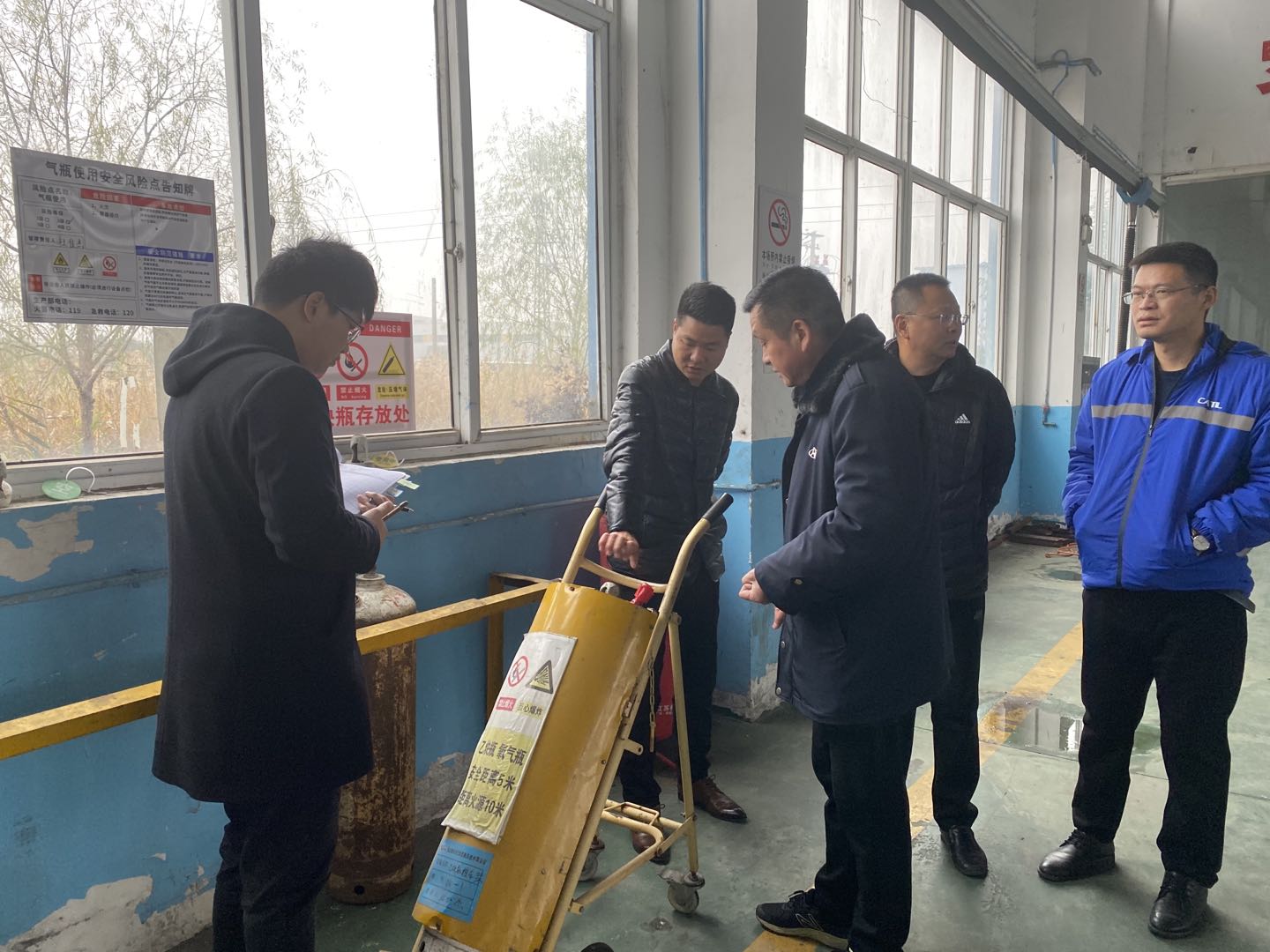 公交集團(tuán)機務(wù)技術(shù)事業(yè)部開展冬季安全生產(chǎn)大檢查工作