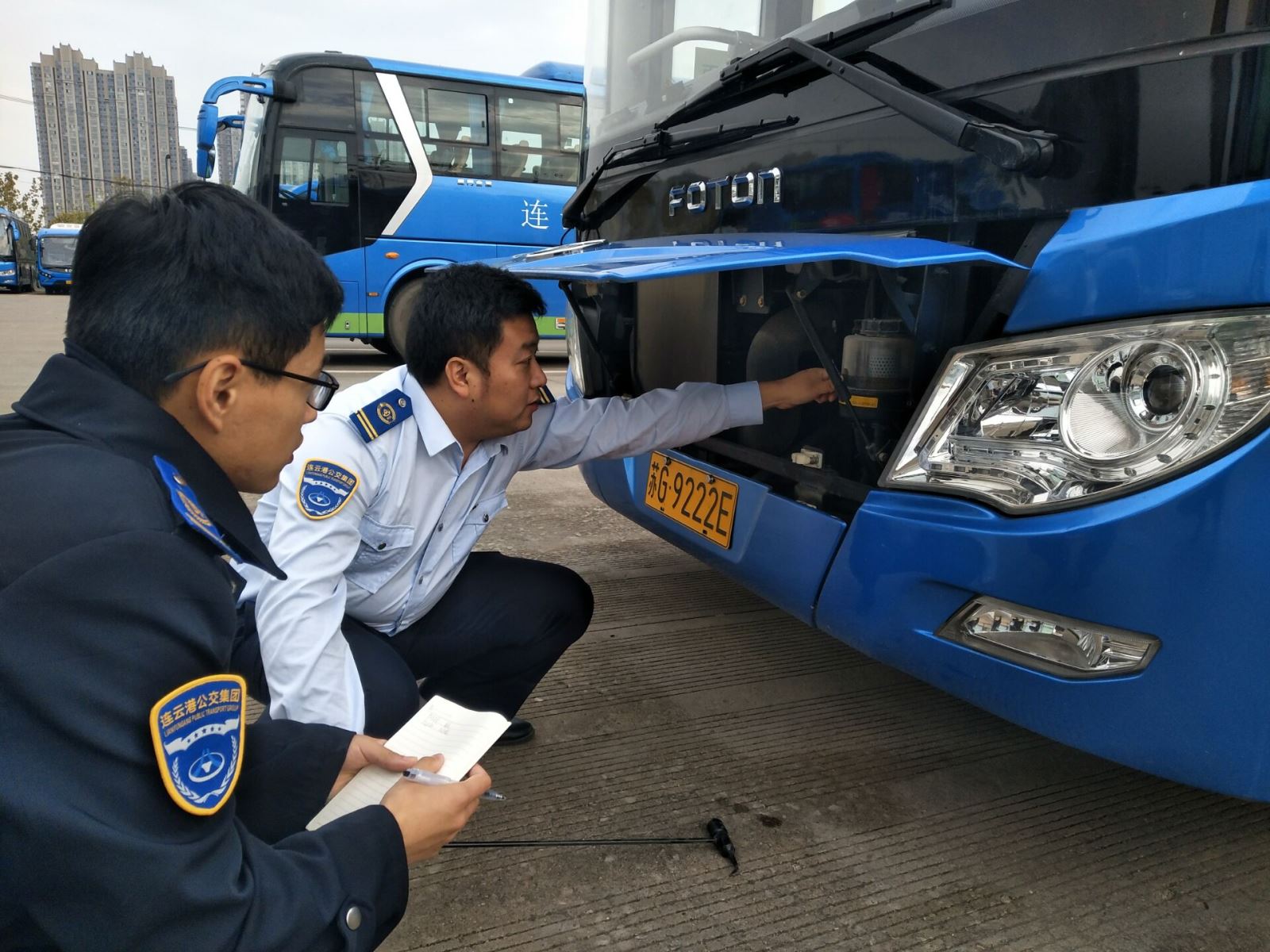 公交集團(tuán)機(jī)務(wù)技術(shù)部開(kāi)展車(chē)輛技術(shù)狀況檢查工作