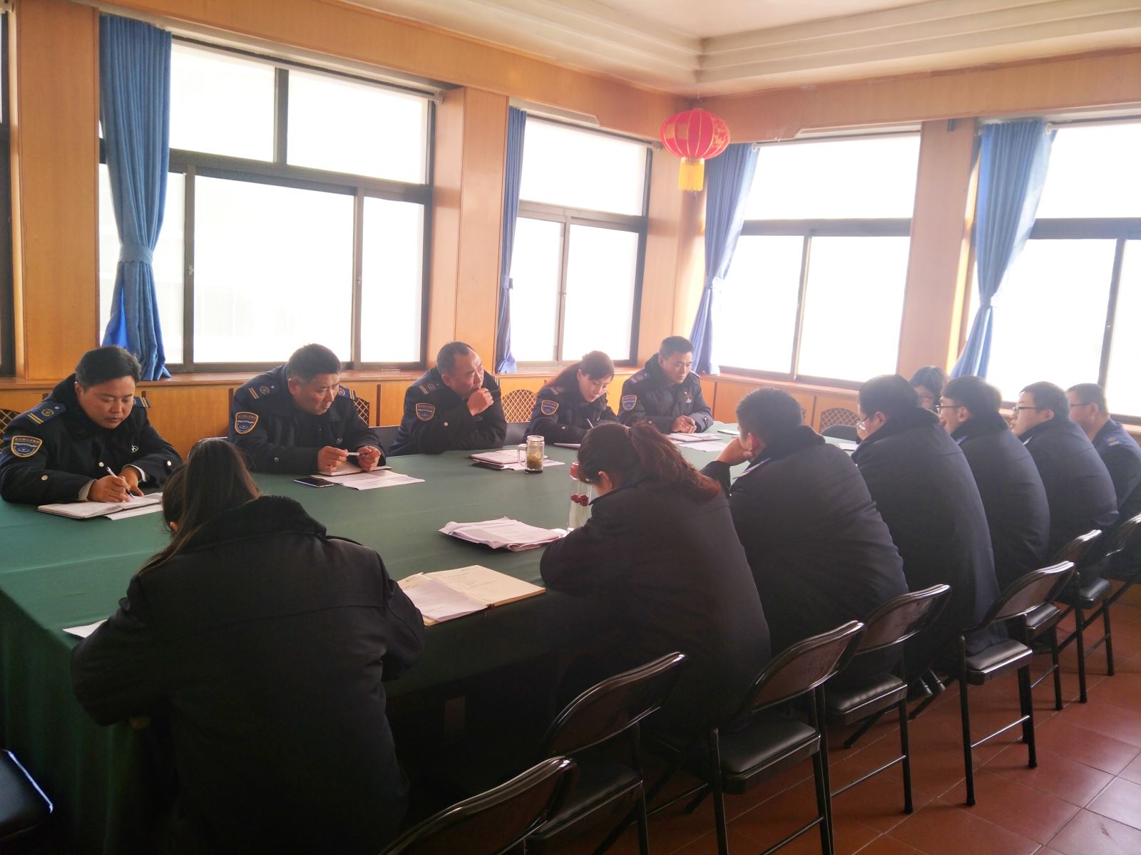 公交經營發(fā)展事業(yè)部召開安全生產運營會