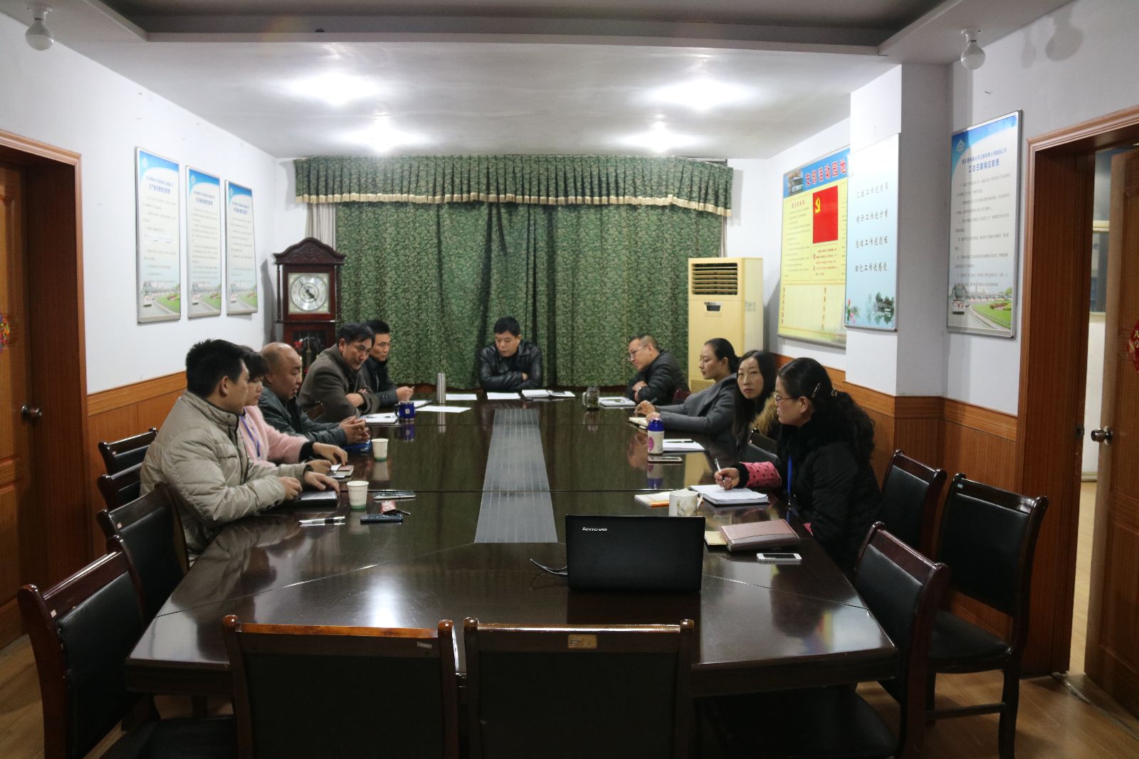 公交新浦公司召開《中國共產(chǎn)黨廉潔自律準(zhǔn)則》和《中國共產(chǎn)黨紀(jì)律處分條例》專題學(xué)習(xí)會