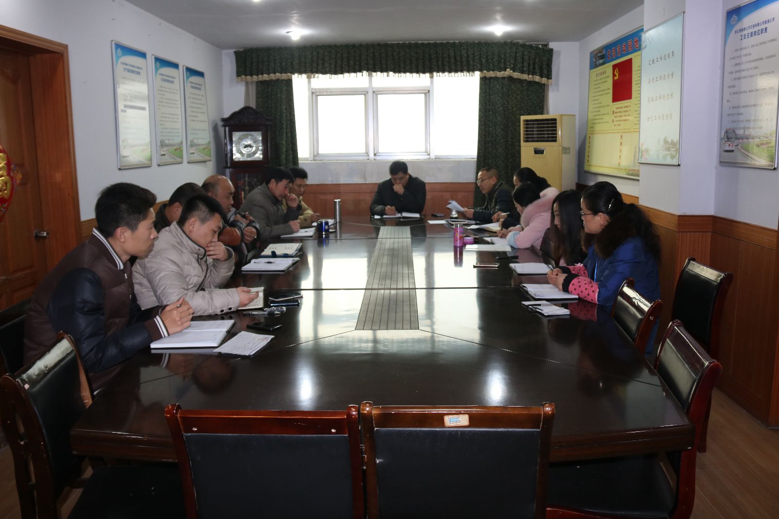 公交新浦公司加強元旦春節(jié)期間黨風(fēng)廉政建設(shè)工作