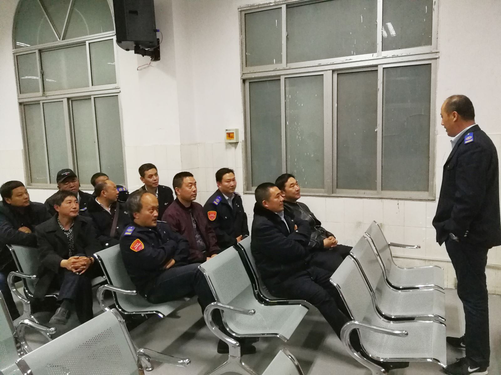 公交集團海通公交公司召開安全合格班組專項會議