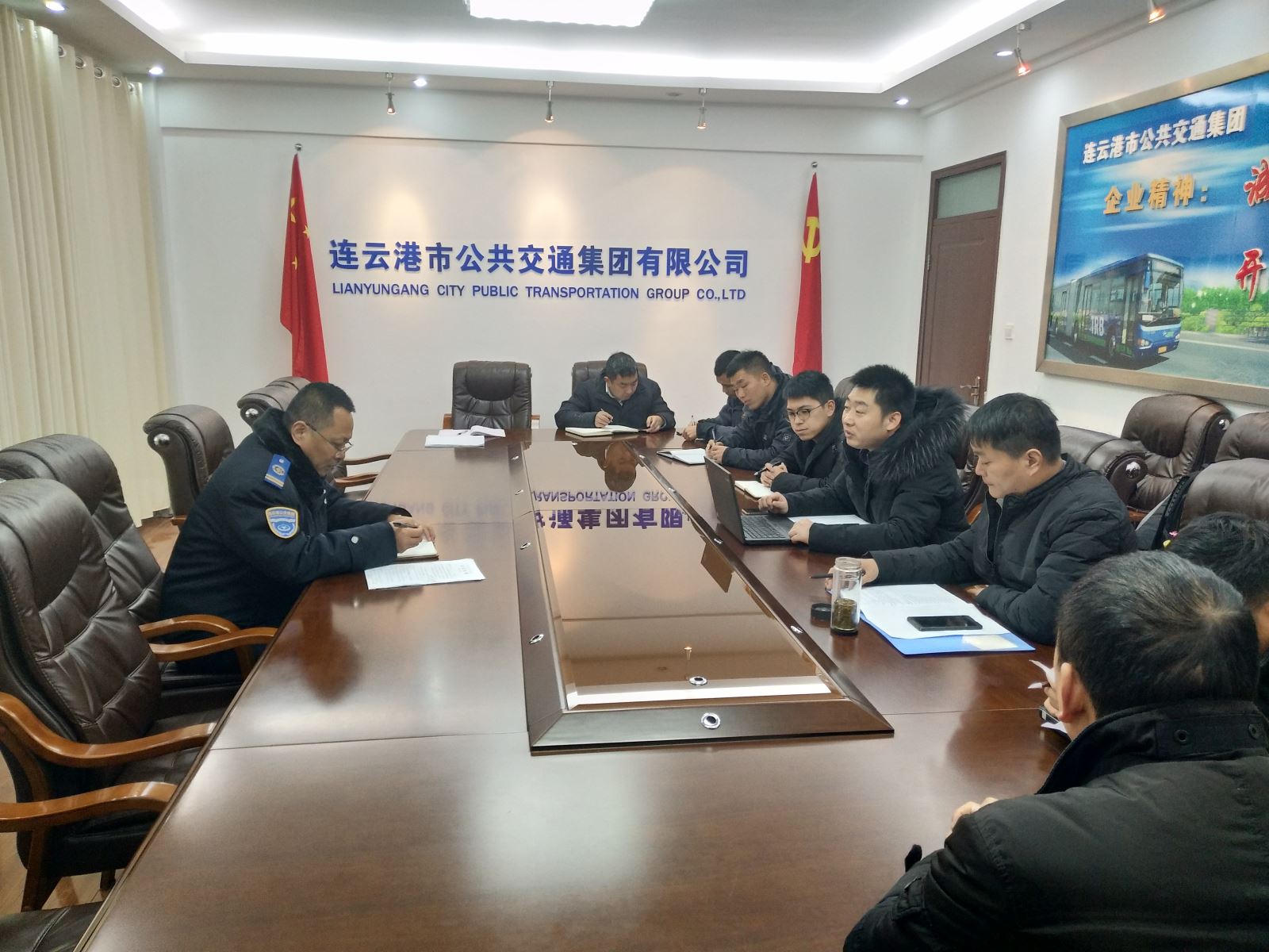 公交集團(tuán)機(jī)務(wù)技術(shù)事業(yè)部召開微宏電池廠家約談會(huì)