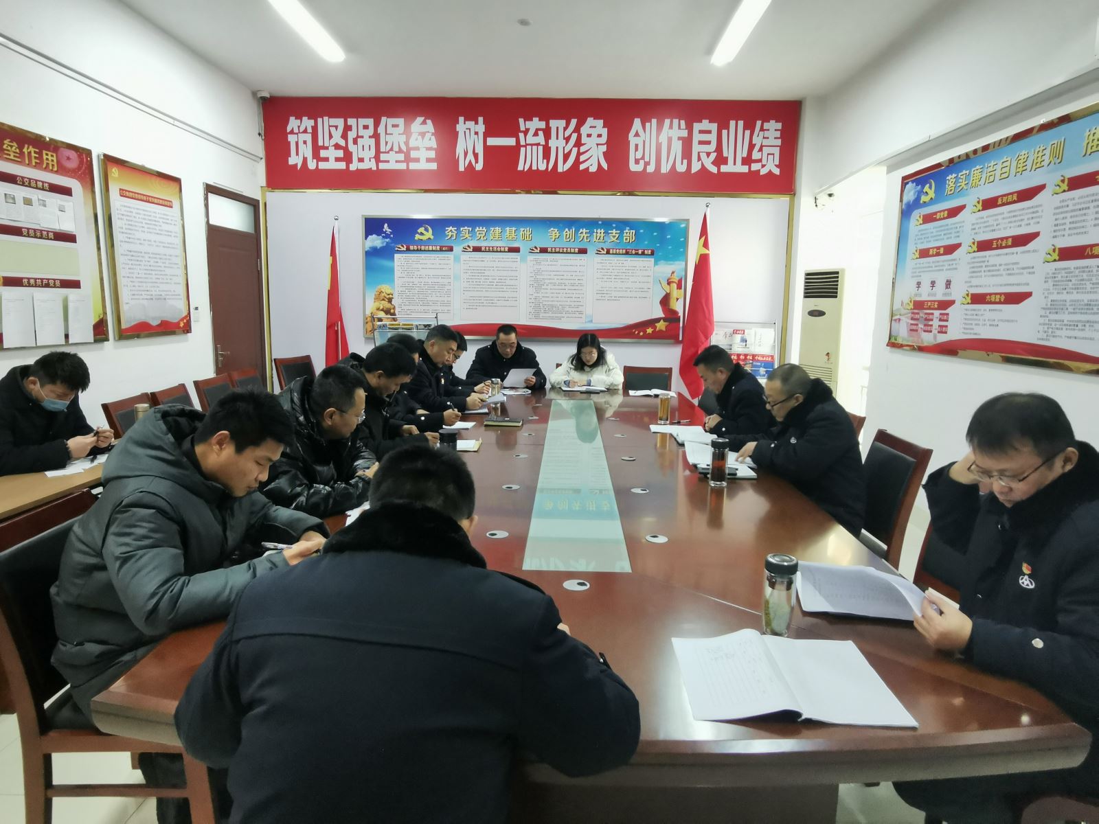 公交集團召開機務(wù)工作會議