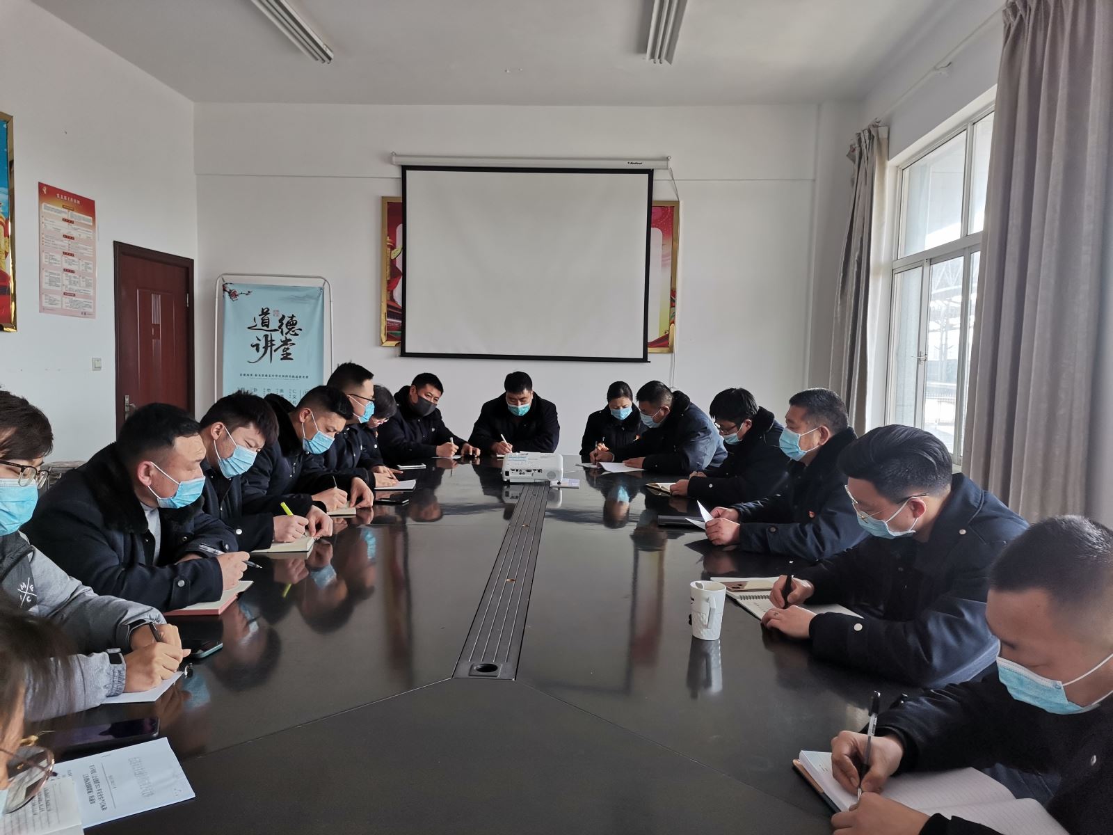 公交集團(tuán)公交事業(yè)二部召開(kāi)春節(jié)安全生產(chǎn)工作部署會(huì)議