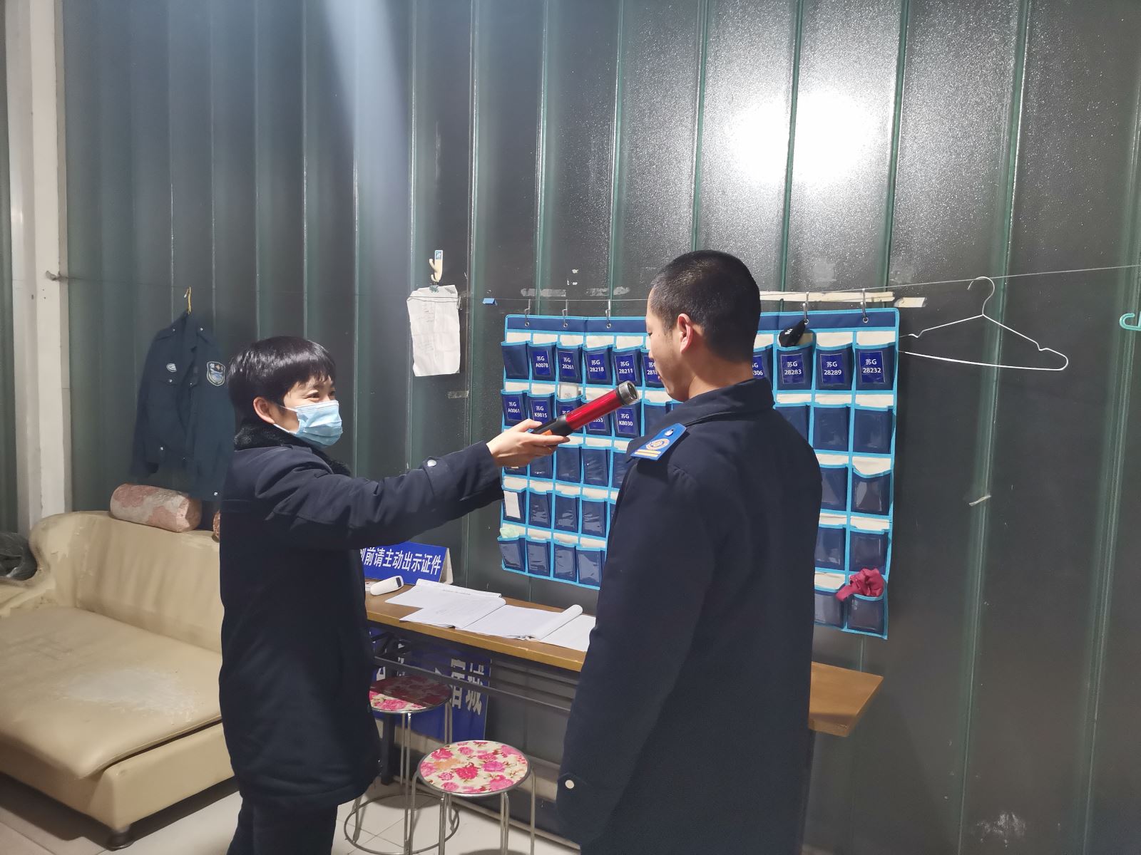 公交事業(yè)二部持續(xù)開(kāi)展駕駛員崗前溫度、酒精、血壓測(cè)試工作