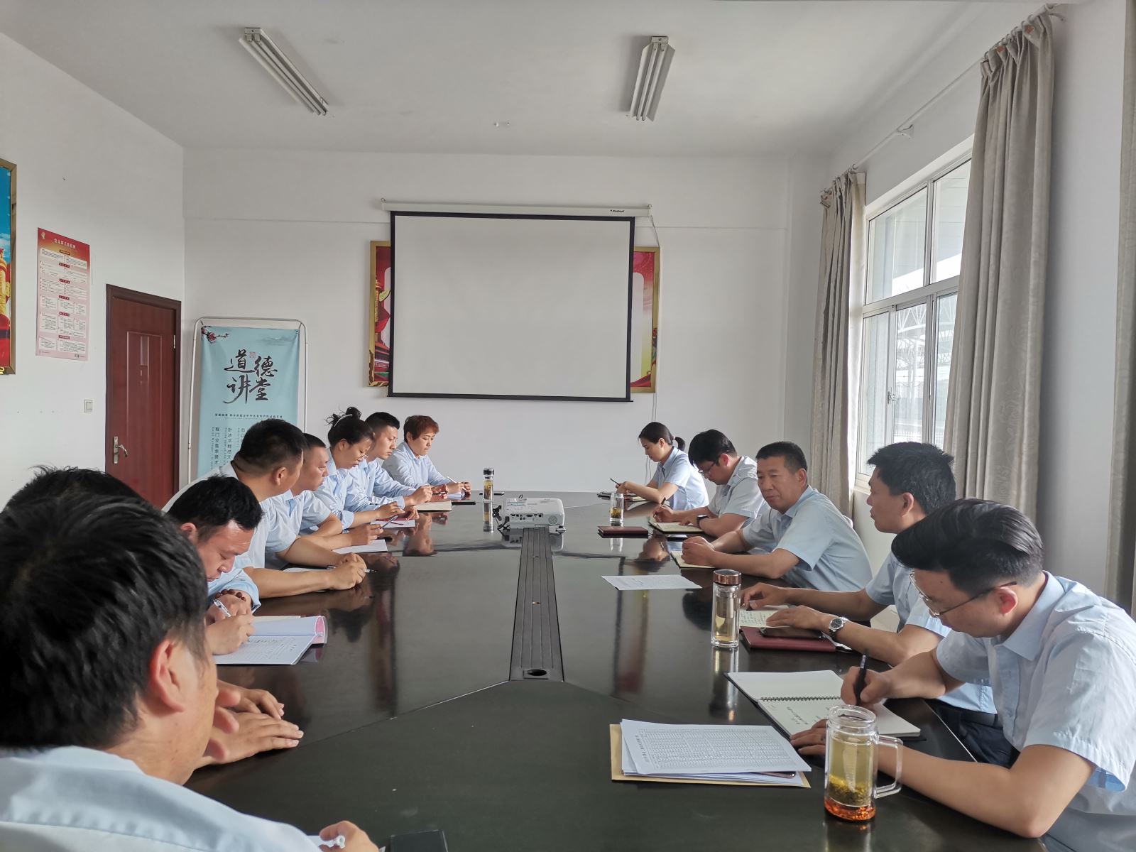 公交集團公交事業(yè)二部召開端午節(jié)期間安全生產(chǎn)工作部署會議