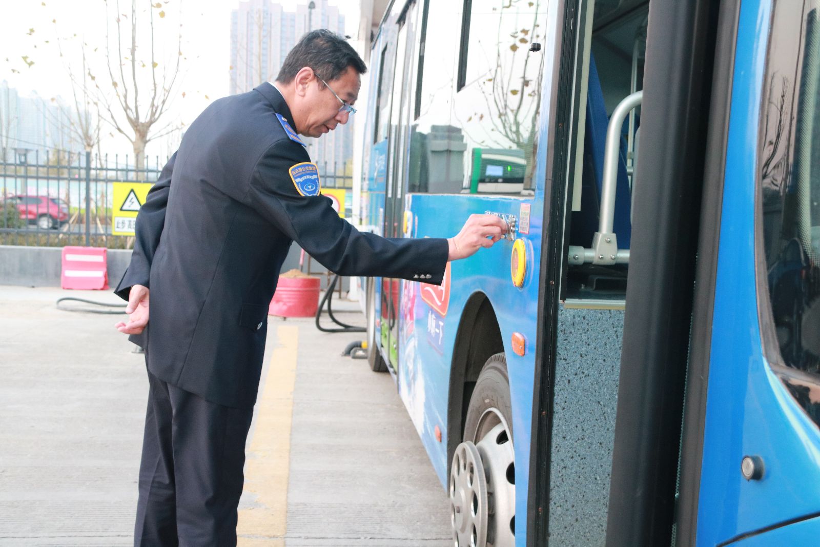 公交集團多項舉措認真做好創(chuàng)文創(chuàng)衛(wèi)工作