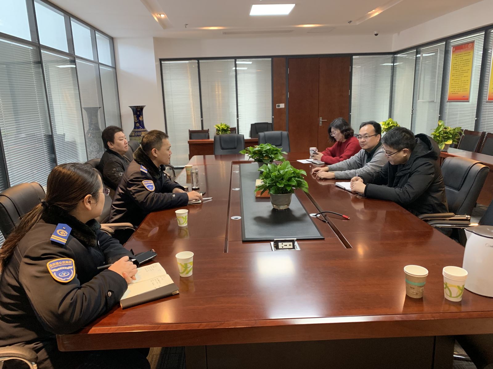 公交集團與連云港市智慧城市公司聯(lián)合召開研討會