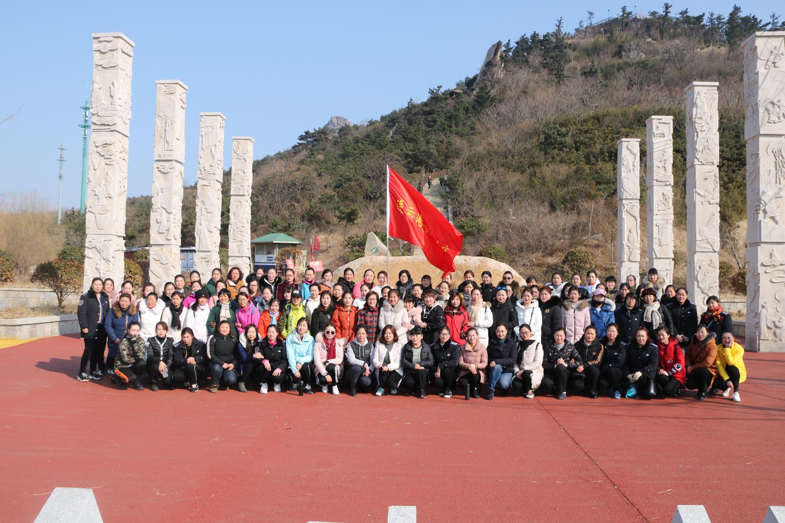 公交集團(tuán)舉行慶三八健步行活動