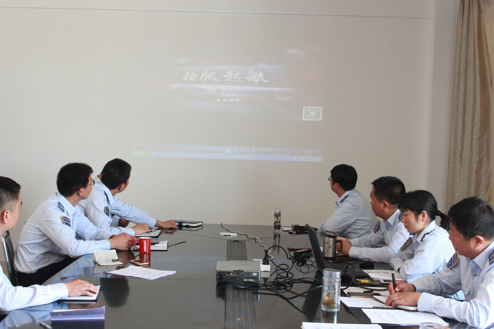 公交東部公司組織觀看專題片《揚帆起航》第三、四、五集