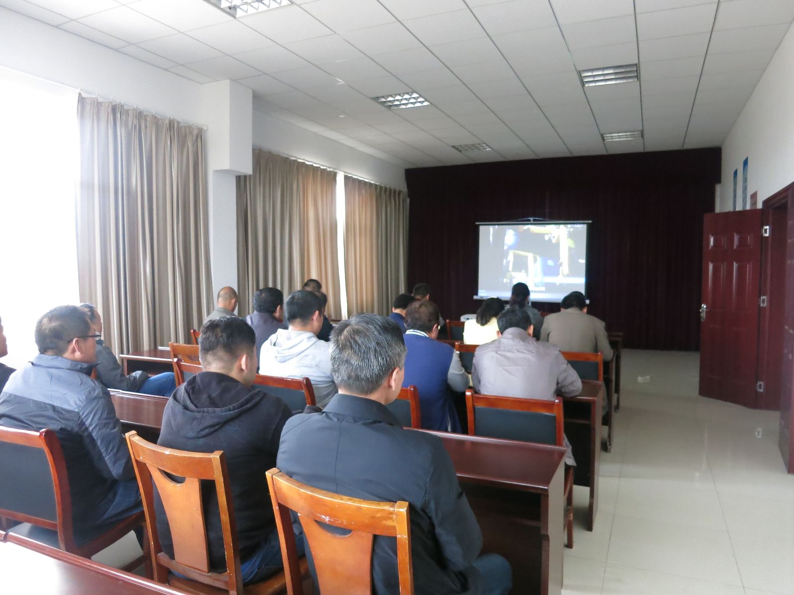 公交大浦廠開展職業(yè)病防治法宣傳學習活動