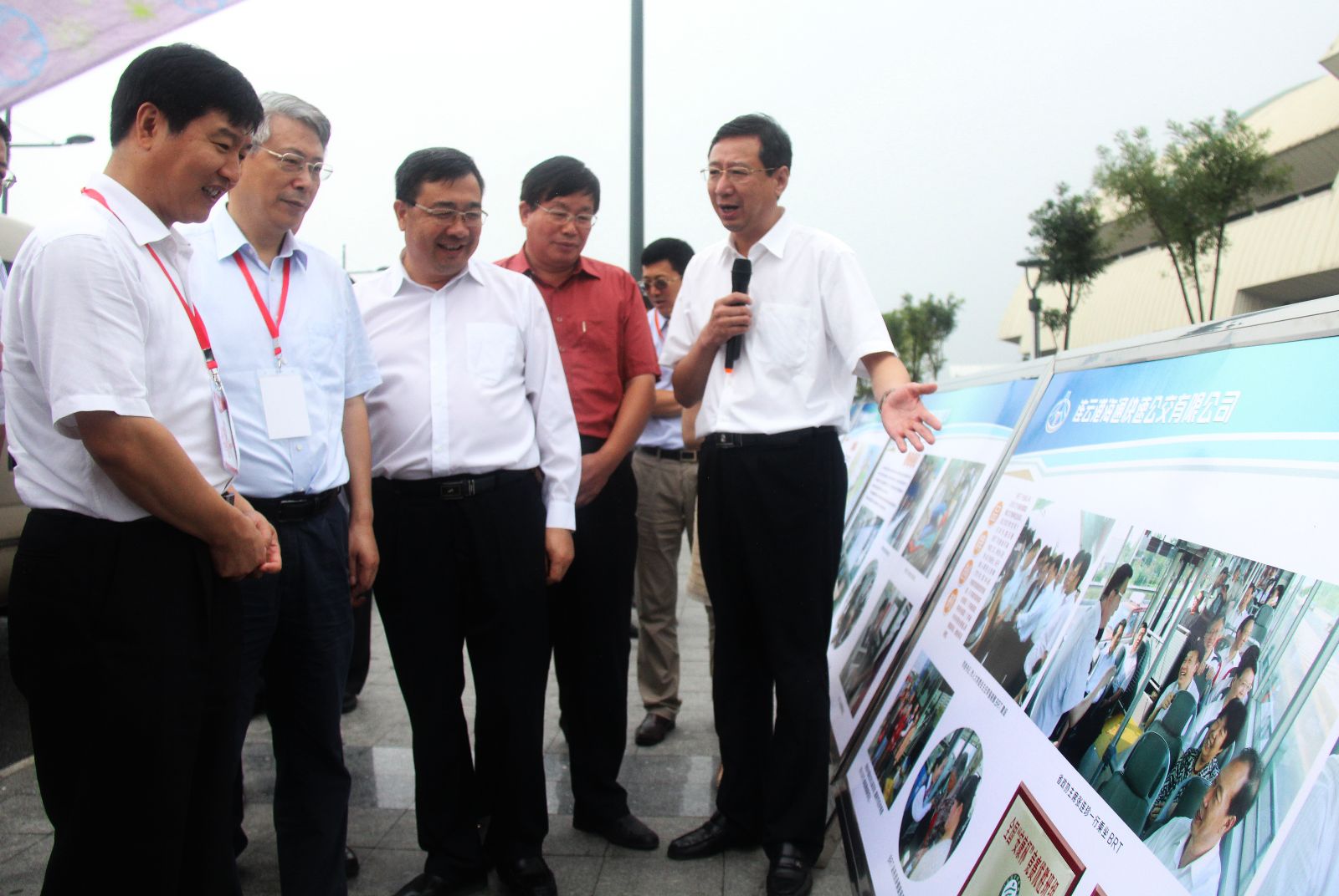 交通運(yùn)輸部領(lǐng)導(dǎo)及交通文化之旅采訪團(tuán)來連考察采訪