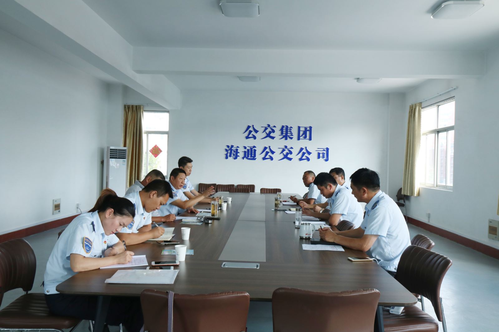 公交集團(tuán)召開線路優(yōu)化調(diào)整調(diào)研會(huì)議