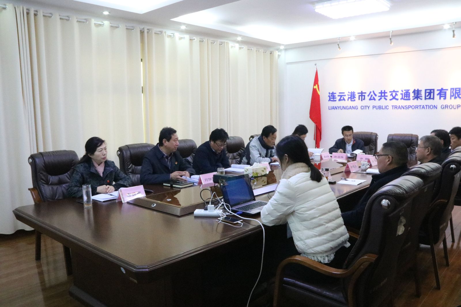 海通公交公司召開(kāi)第三屆第二次董事會(huì)、監(jiān)事會(huì)