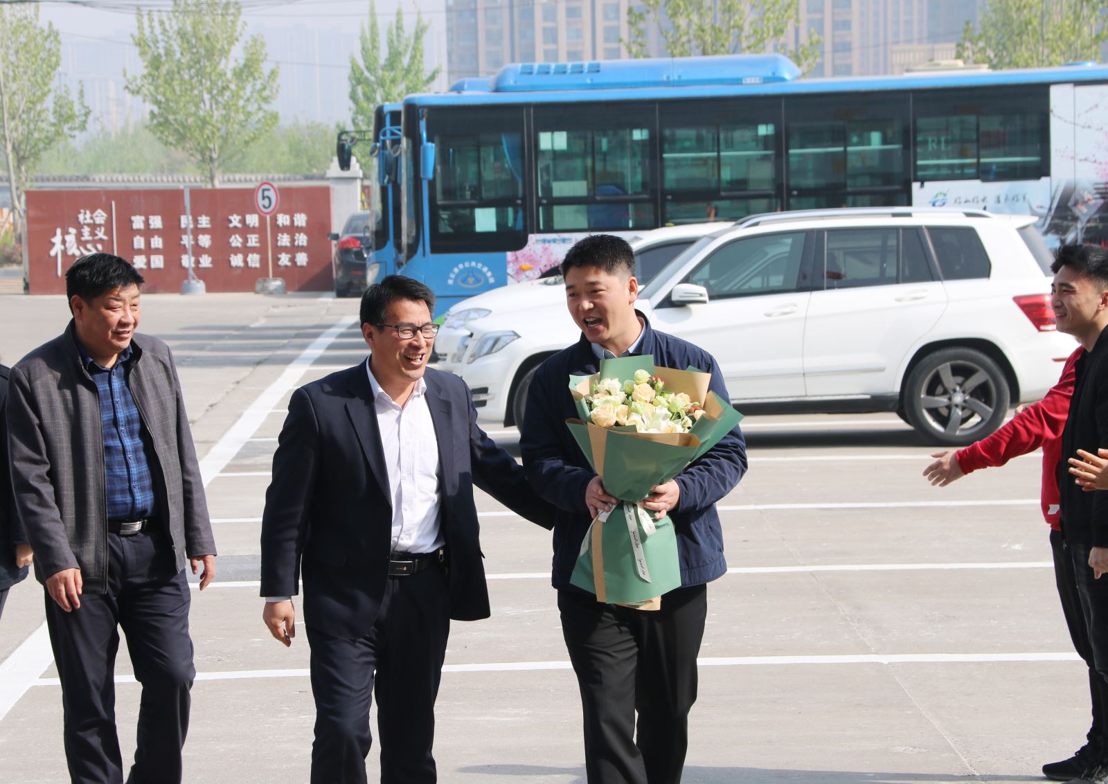 公交集團總經(jīng)理助理王學(xué)兵圓滿完成工作專班任務(wù)！