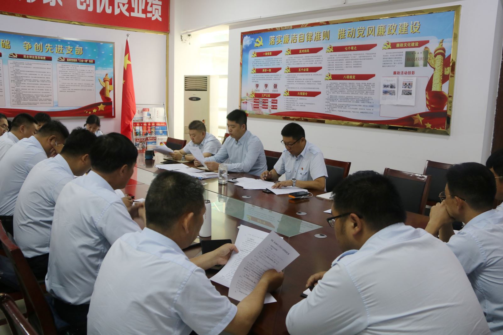 公交集團(tuán)召開高、中考運(yùn)輸保障會議