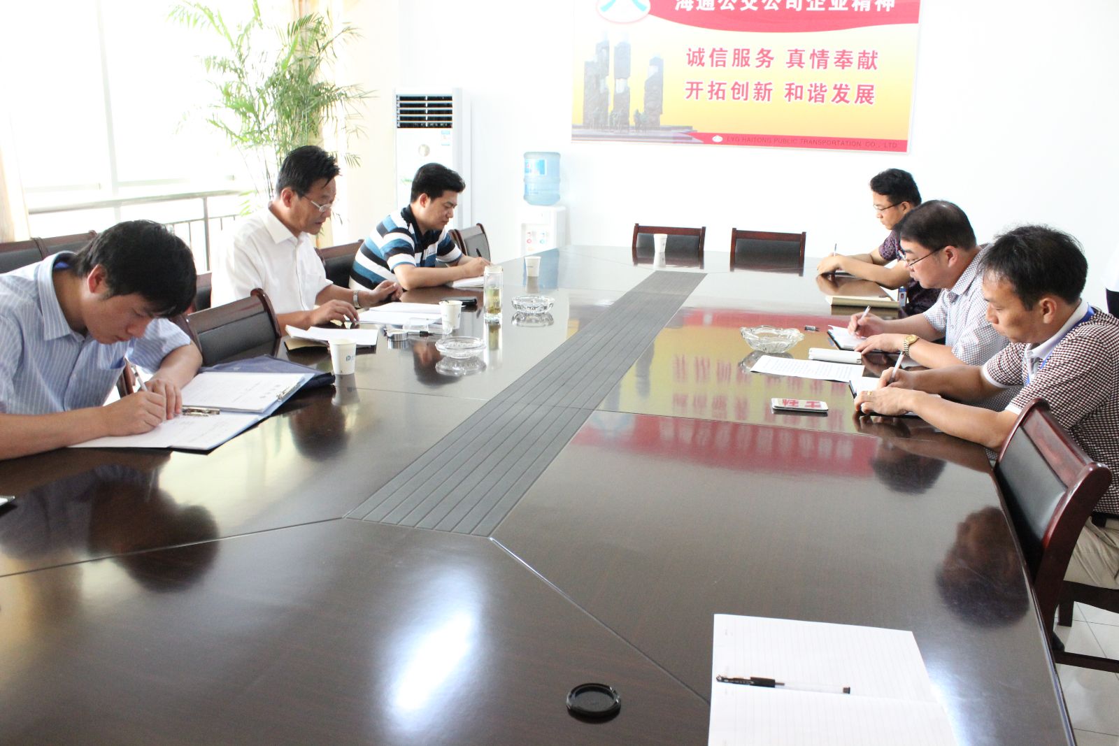 集團安監(jiān)部檢查海通公交公司安全工作