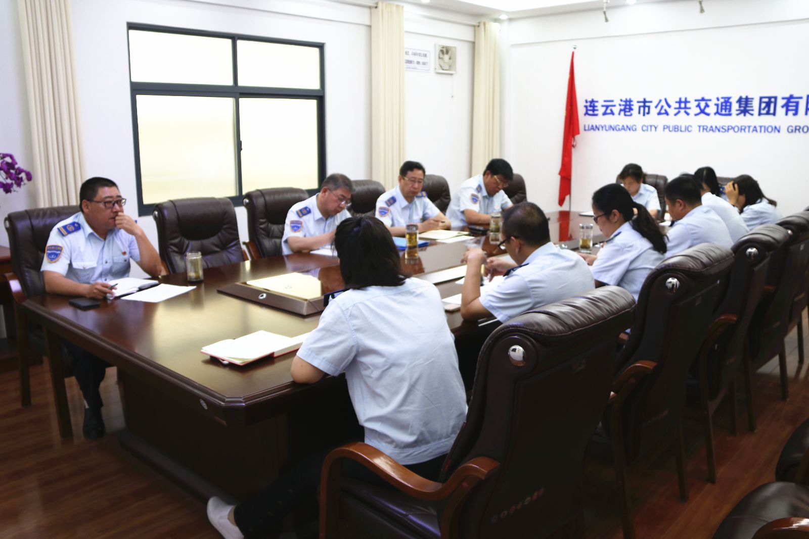 抓關(guān)鍵、推進(jìn)程，公交集團(tuán)召開(kāi)機(jī)關(guān)部室辦公會(huì)