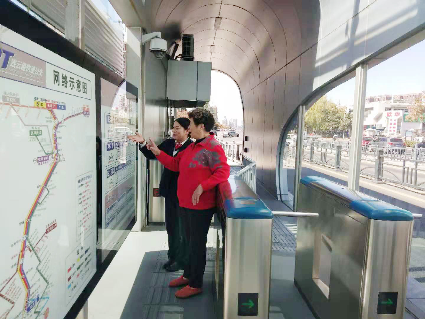 用心服務(wù)，把乘客當(dāng)親人